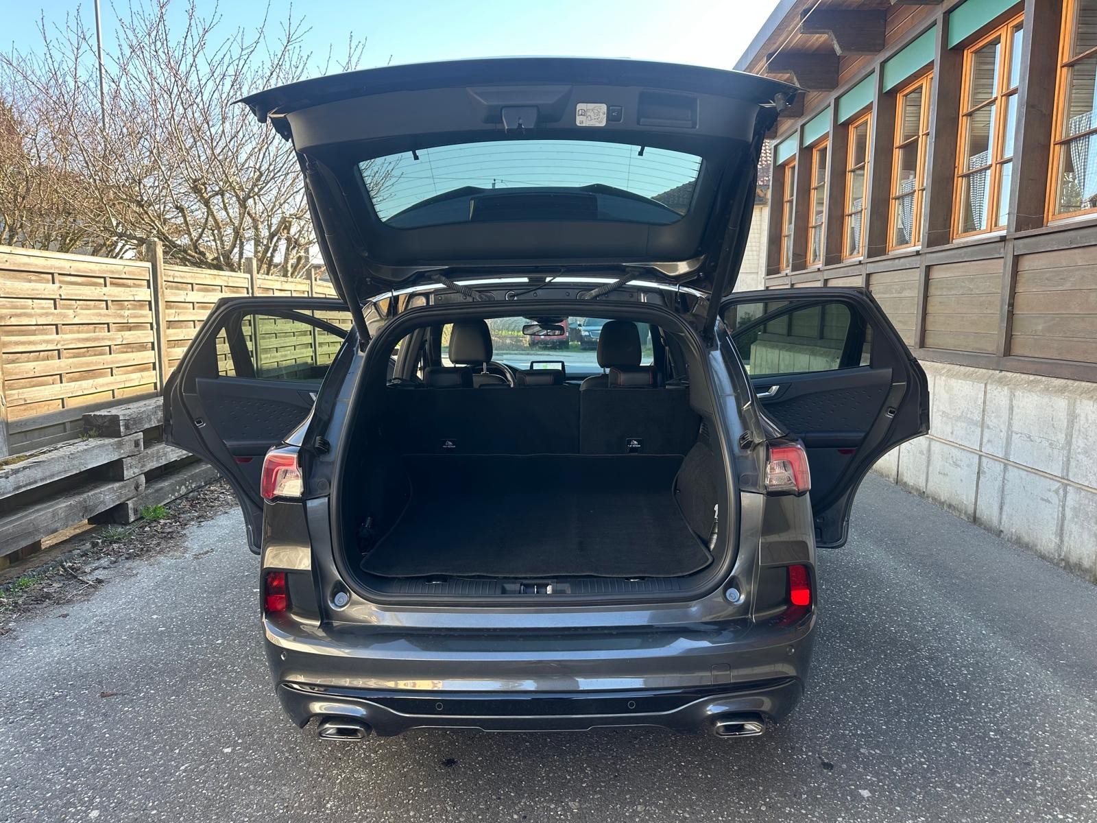 FORD Kuga 2.5 PHEV ST-Line X 2WD-image-6