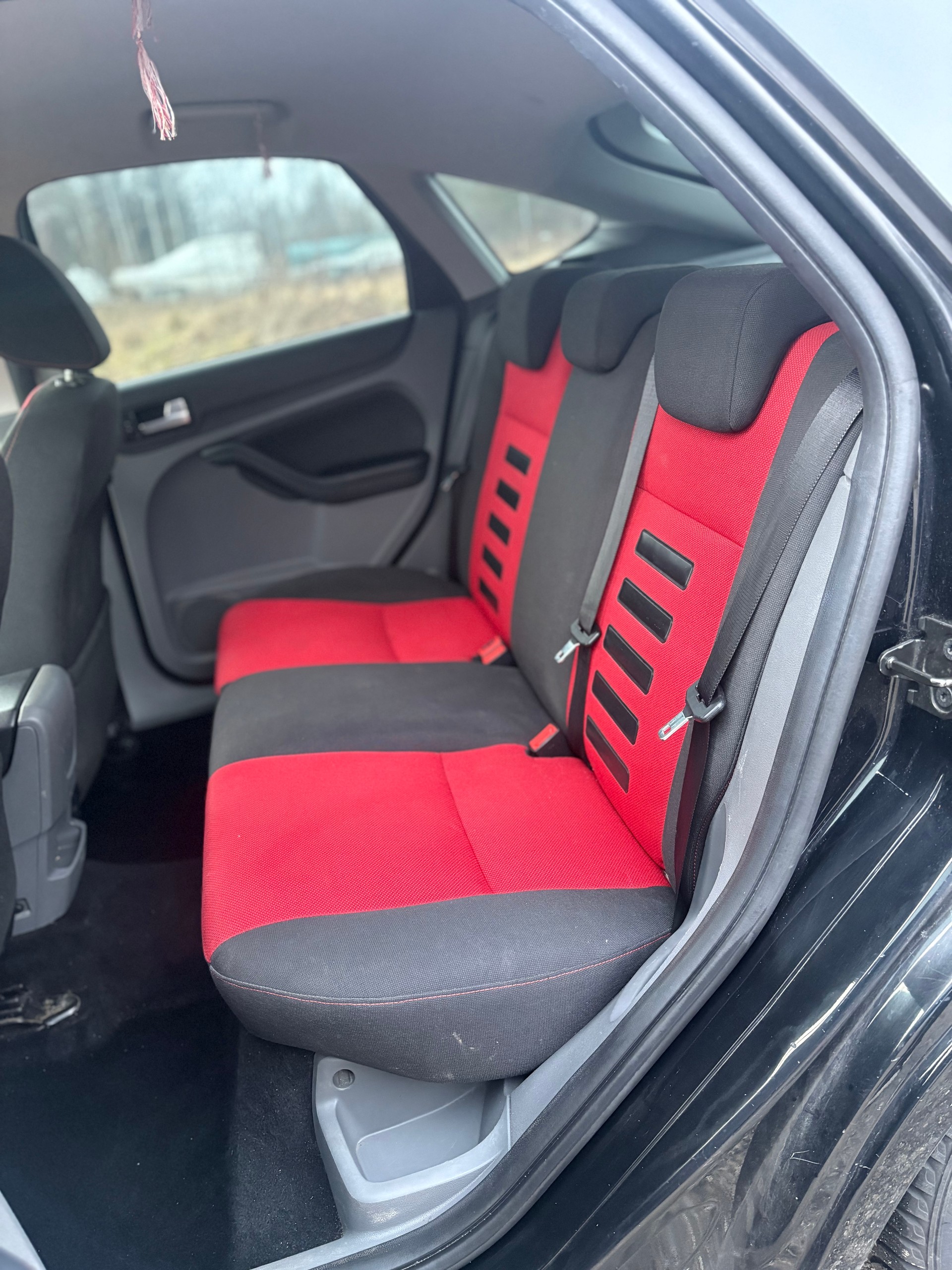 FORD Focus 2.0i Titanium-image-10