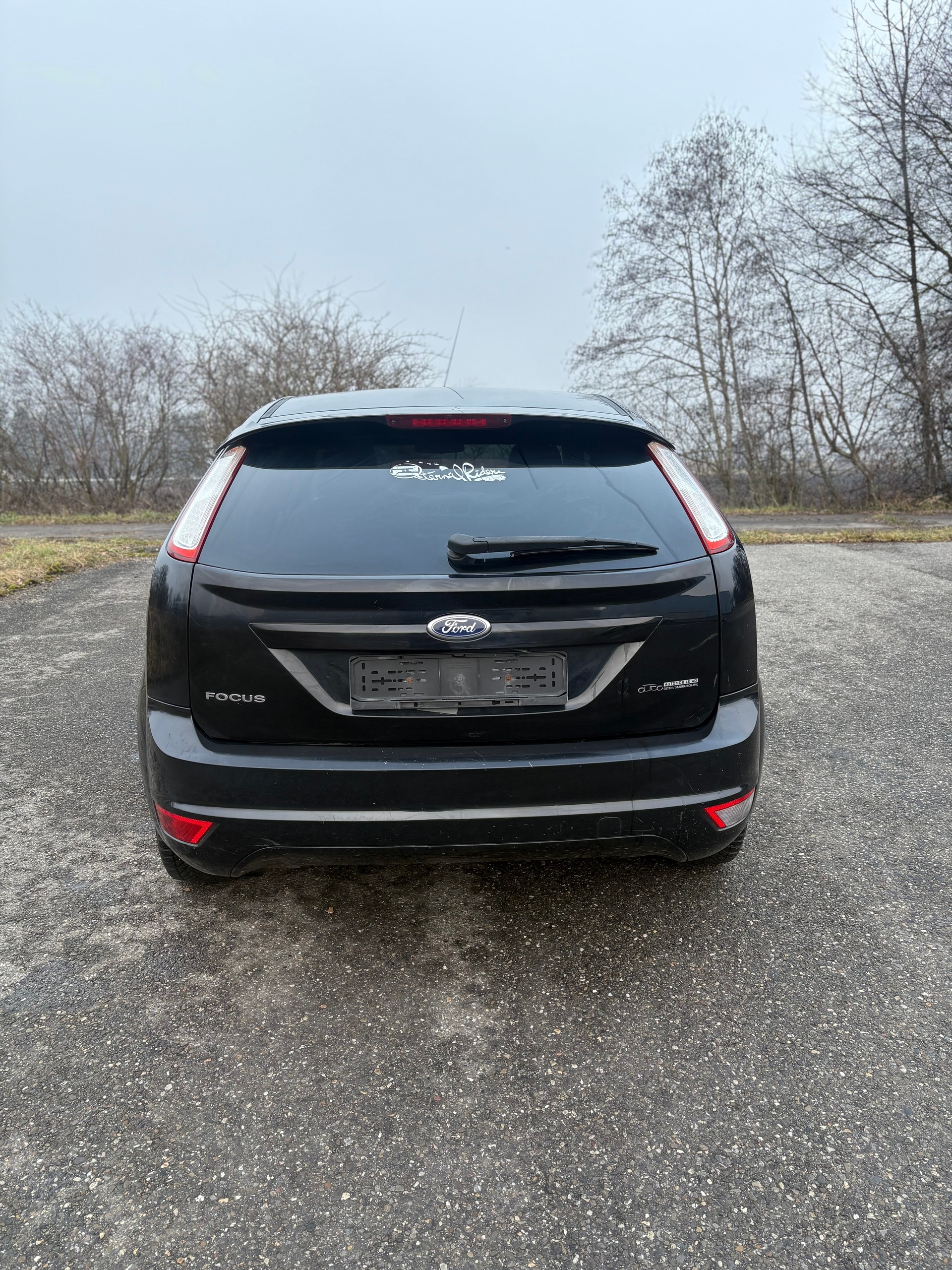 FORD Focus 2.0i Titanium-image-4