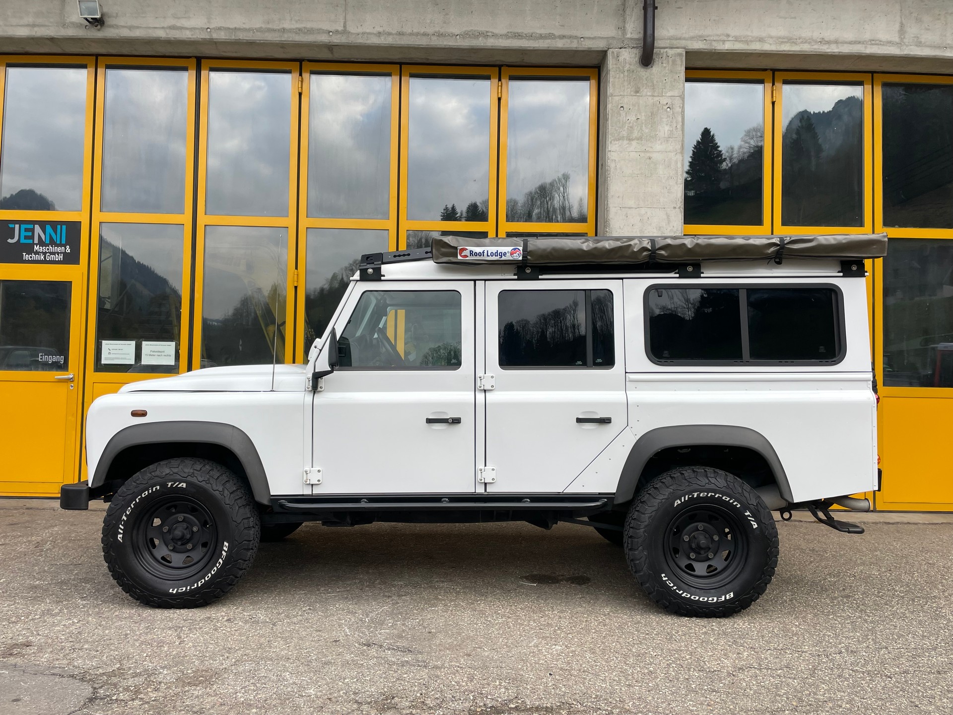 LAND ROVER Defender 110 2.2 TD4 Station Wagon