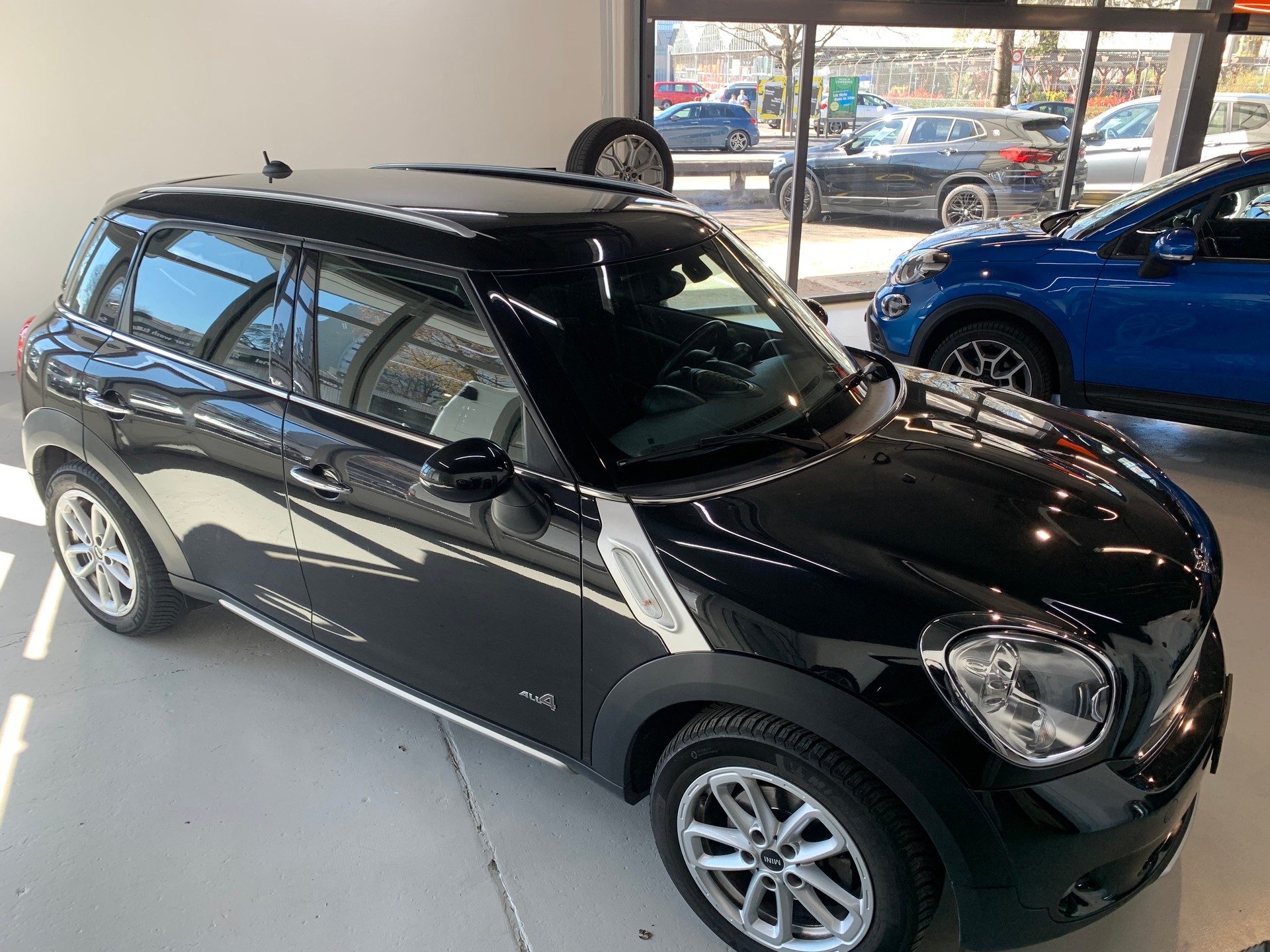 MINI Countryman Cooper ALL4 Steptronic-showroom-element-1