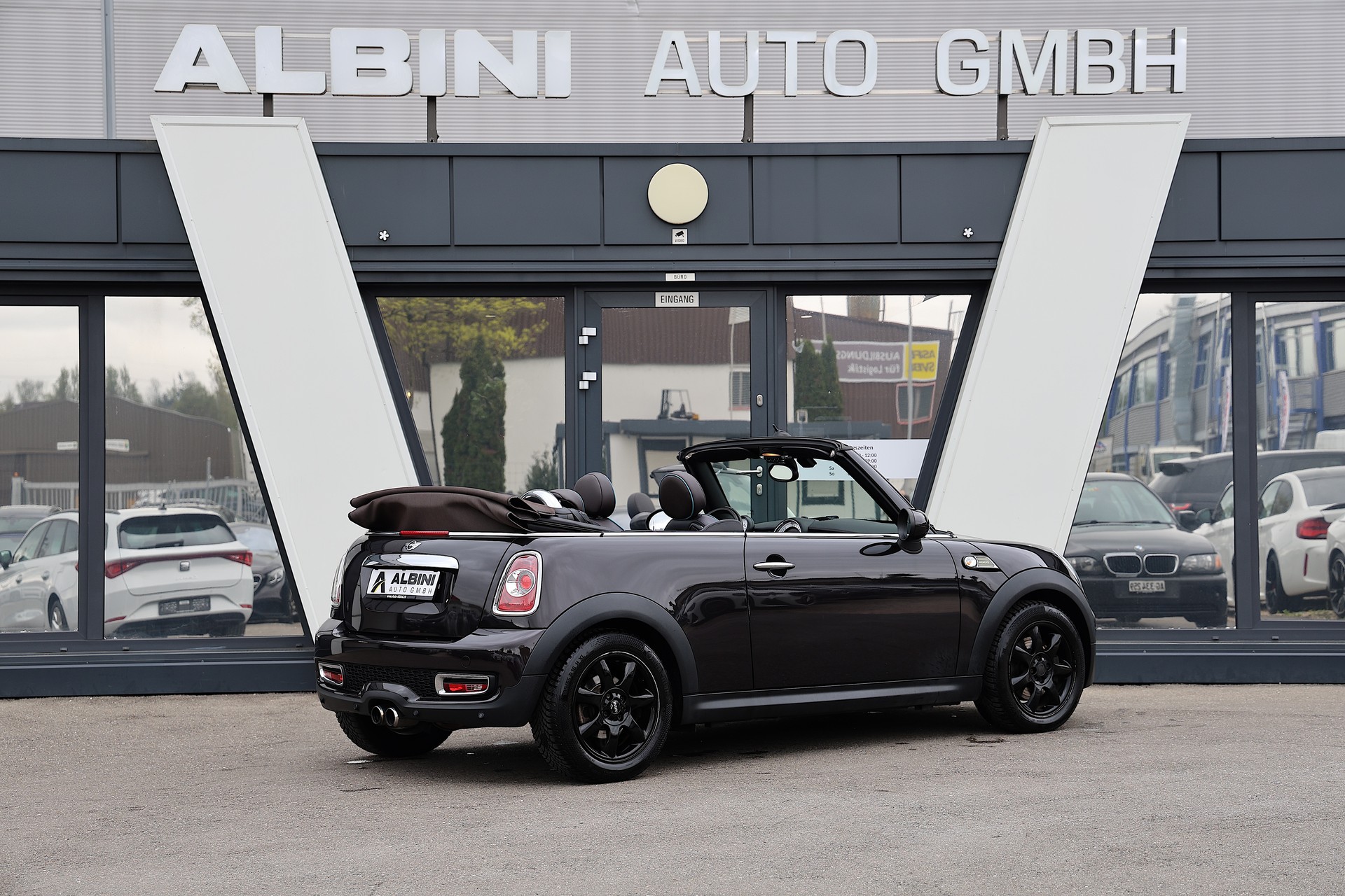 MINI Cooper S Cabriolet Steptronic-image-2