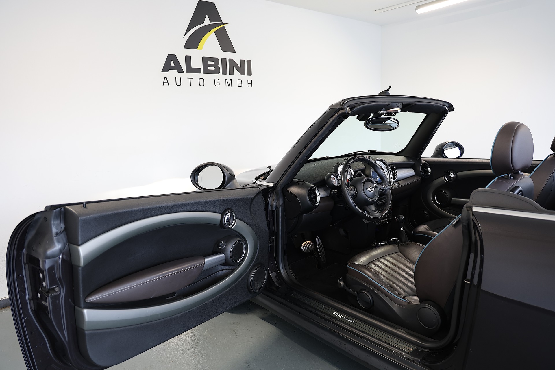 MINI Cooper S Cabriolet Steptronic-image-5