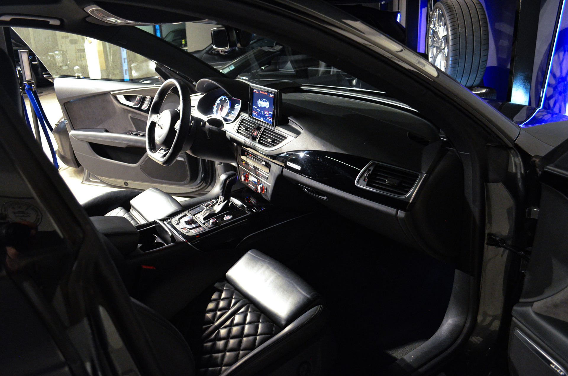 AUDI A7 Sportback 3.0 BiTDI quattro compet. S-tronic-image-13