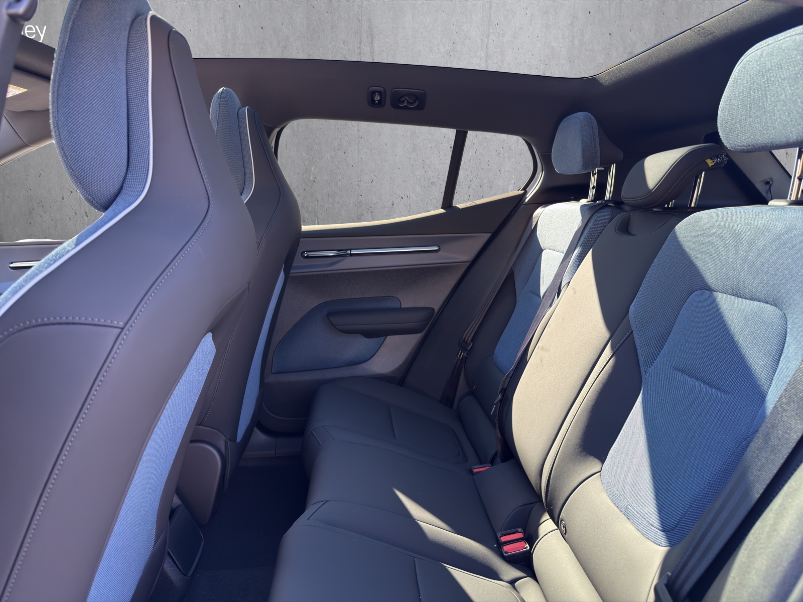 Image VOLVO EX-30 EX30 E60 69kWh Single Motor Extended Range Ultra