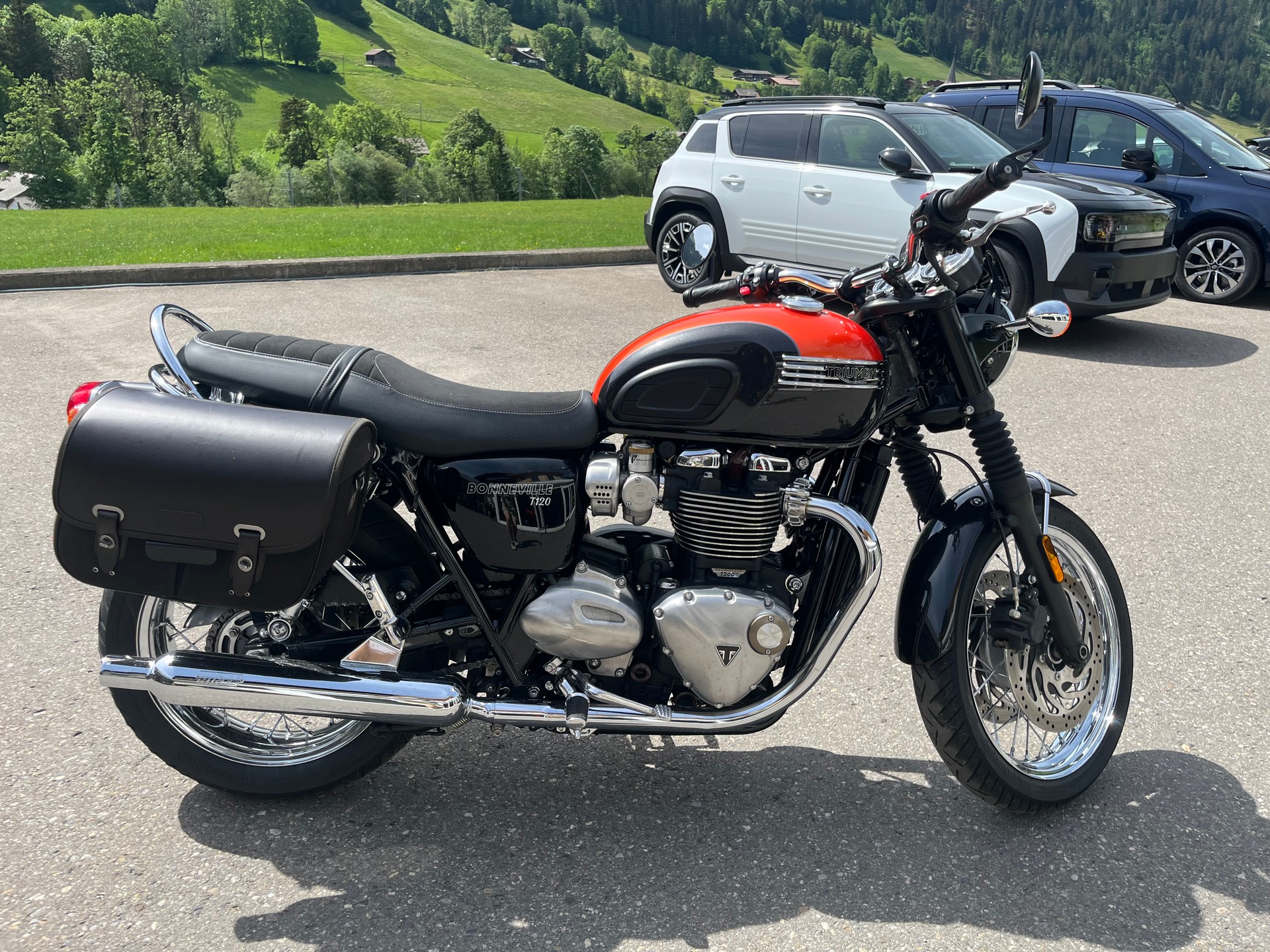 TRIUMPH Bonneville T120 ABS-image-1