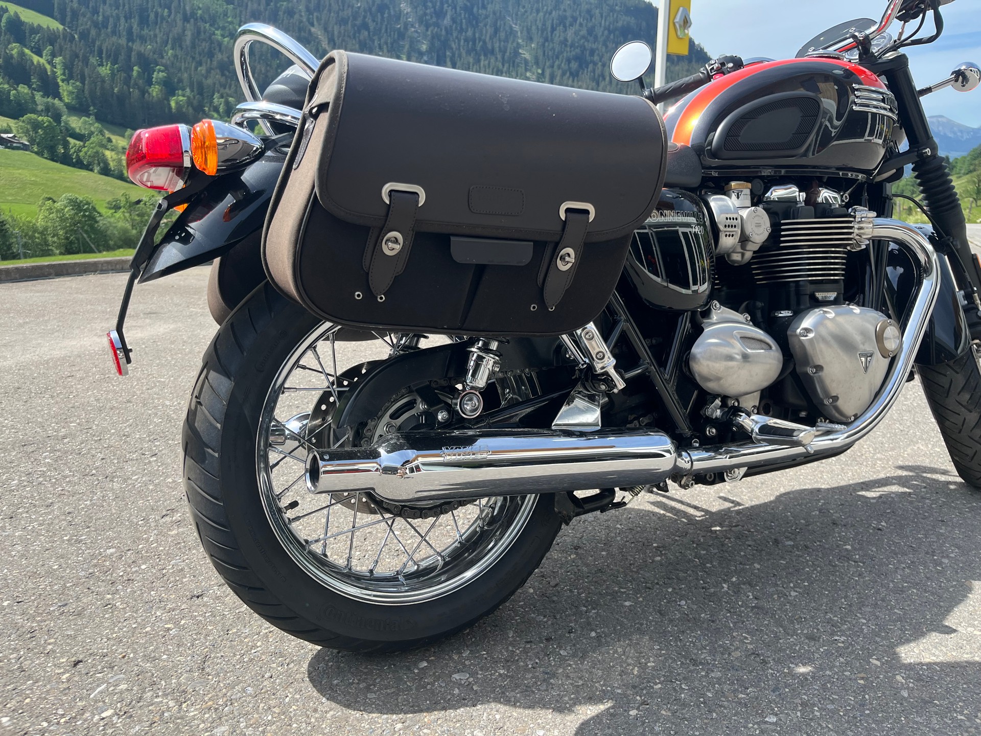 TRIUMPH Bonneville T120 ABS-image-2