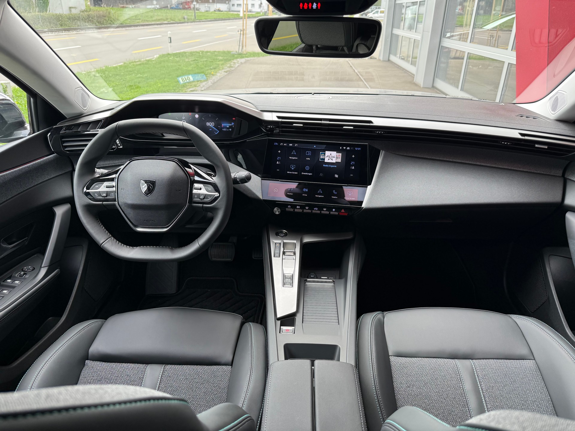 PEUGEOT 308 1.2 Pure Tech Allure EAT8 LEASING AB 319.81 CHF / MONAT-image-5