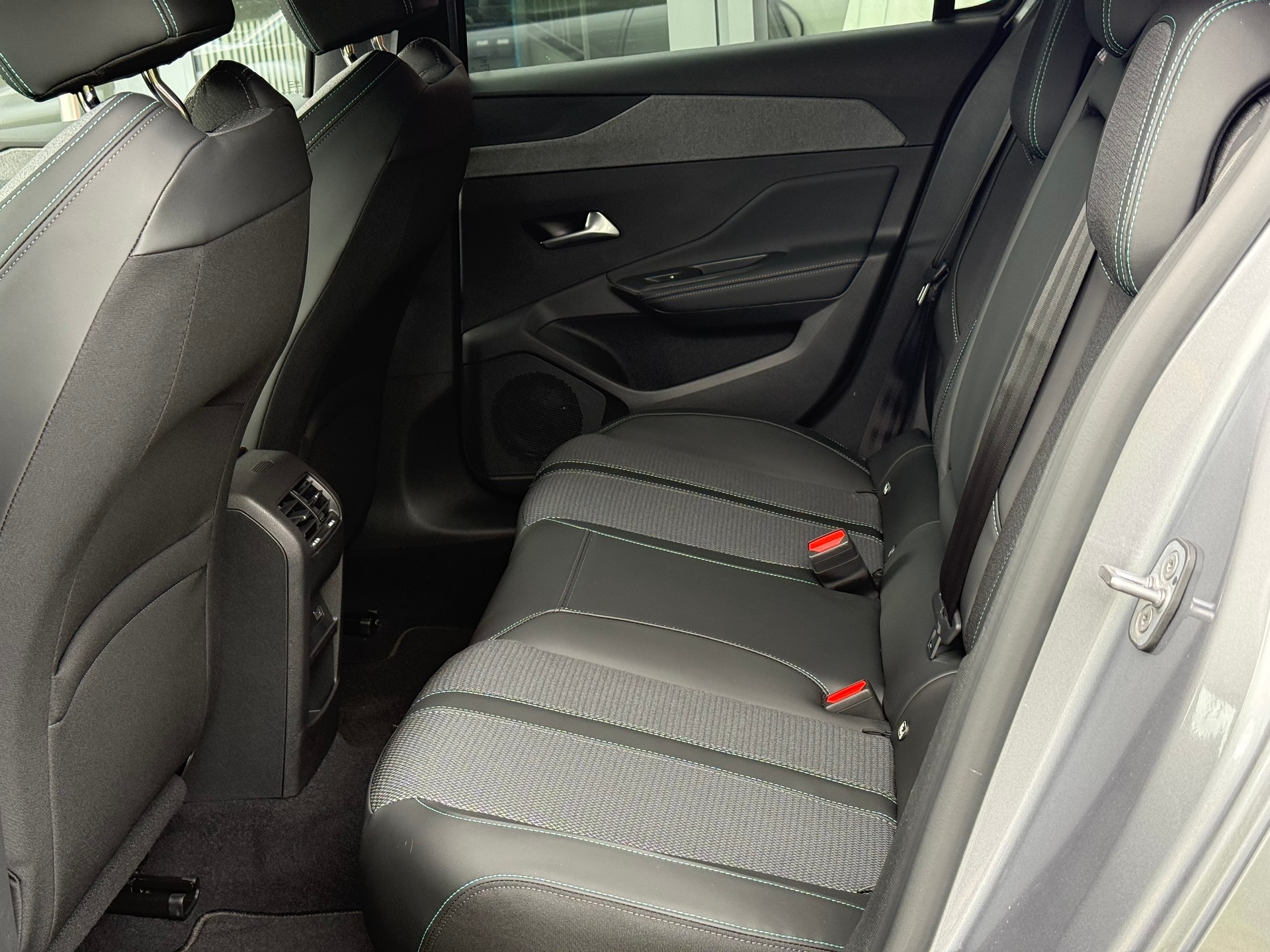 PEUGEOT 308 1.2 Pure Tech Allure EAT8 LEASING AB 319.81 CHF / MONAT-image-7
