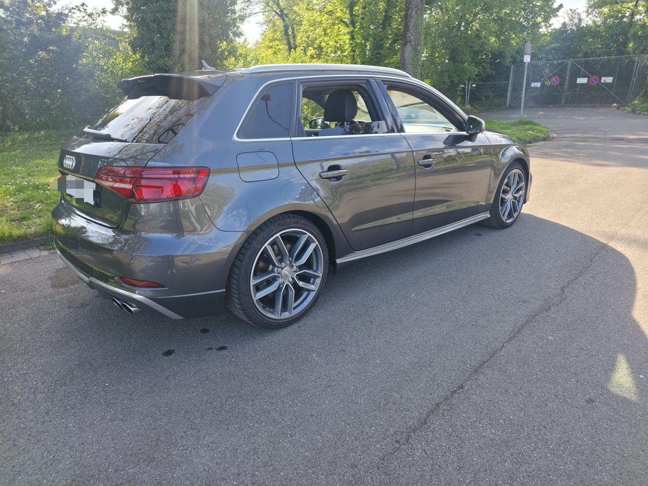AUDI S3 Sportback 2.0 TFSI quattro S-tronic-image-3
