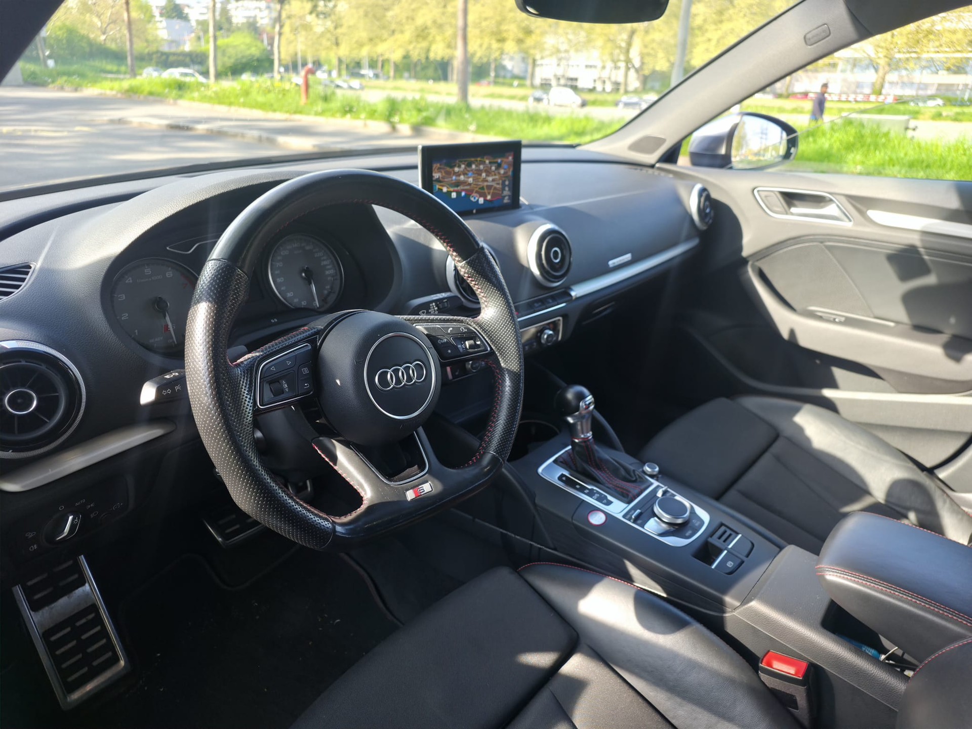 AUDI S3 Sportback 2.0 TFSI quattro S-tronic-image-4