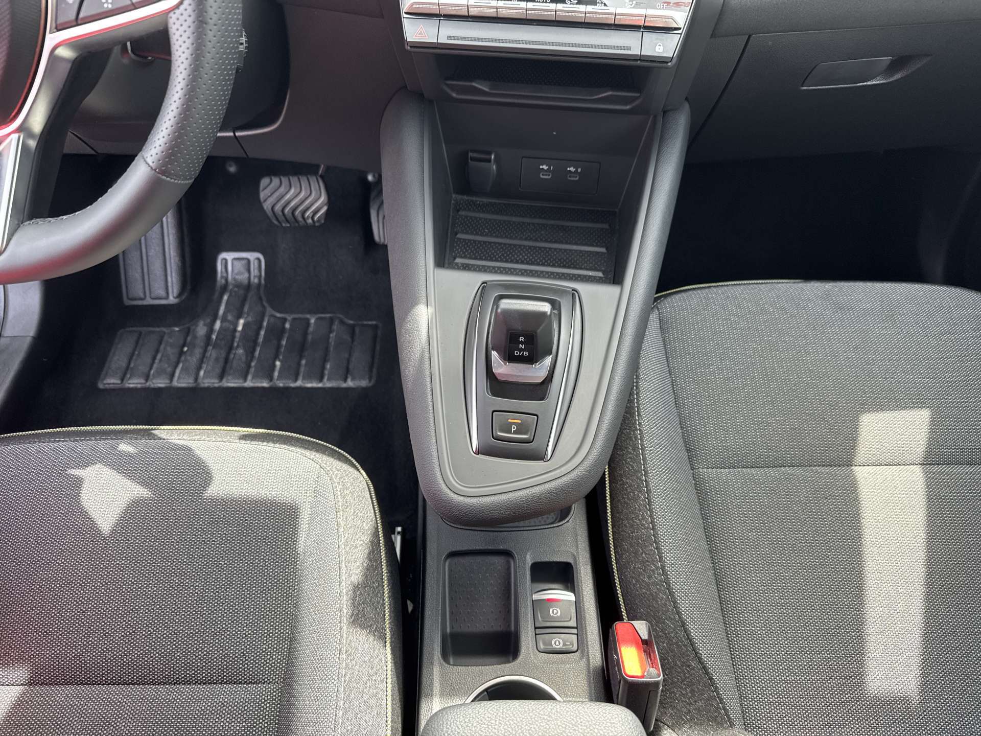 RENAULT Captur 1.8 E-Tech 160 Techno DHT-Automat-image-11