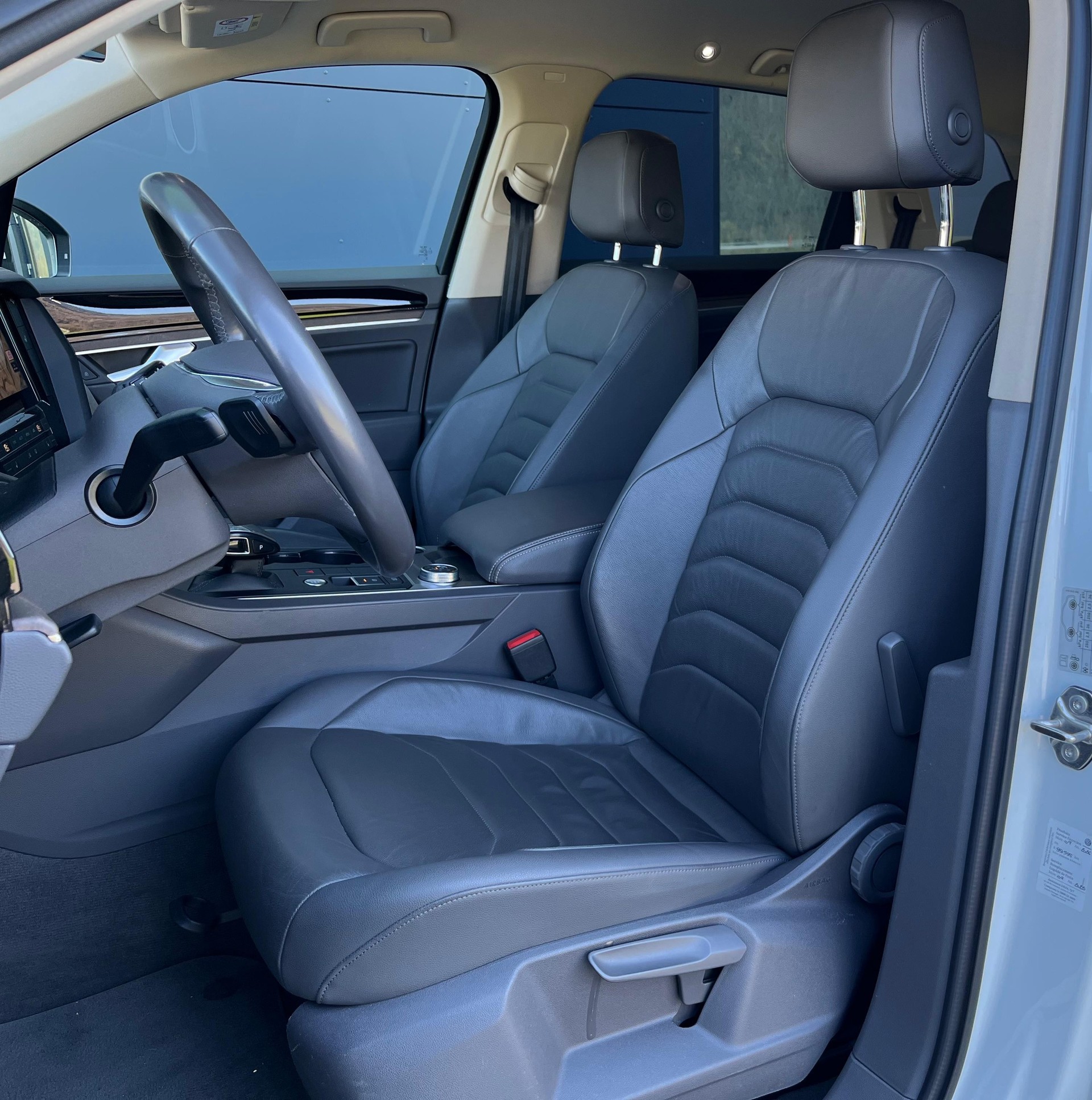 VW Touareg 3.0 TDI Elegance Tiptronic-image-7