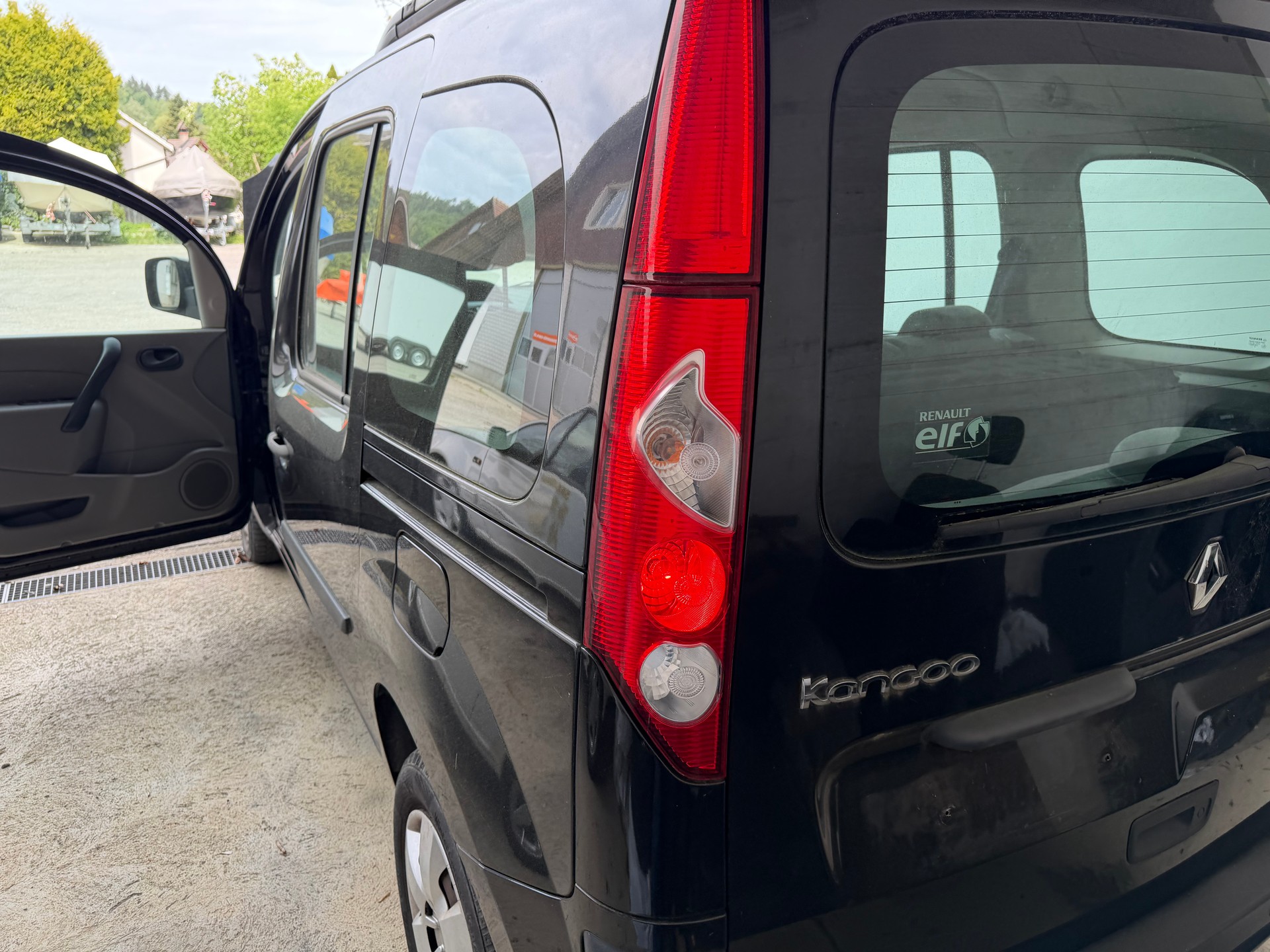 RENAULT Kangoo 1.6 16V Privilège-image-1