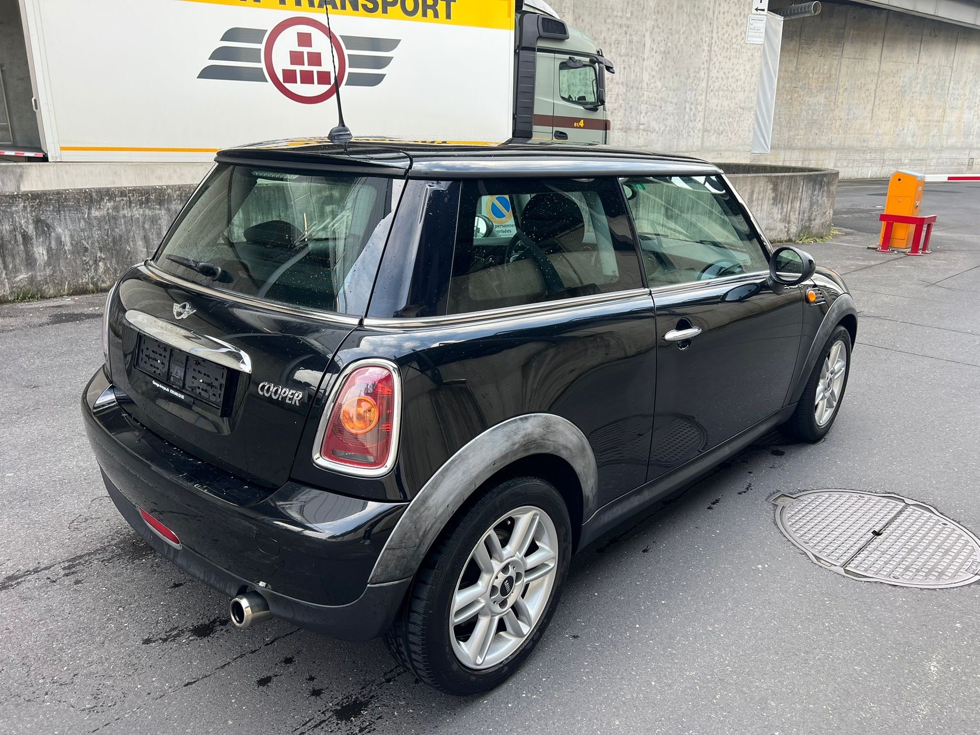 MINI Cooper-image-3