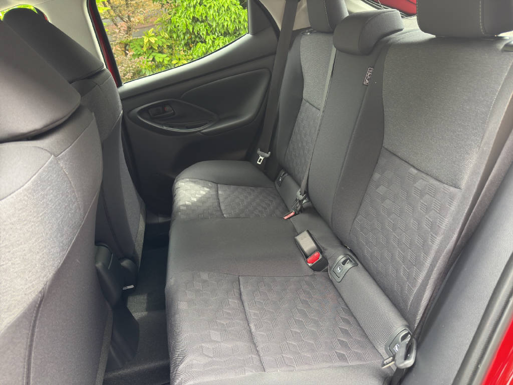 TOYOTA Yaris 1.5 VVT-i HSD Trend-image-14