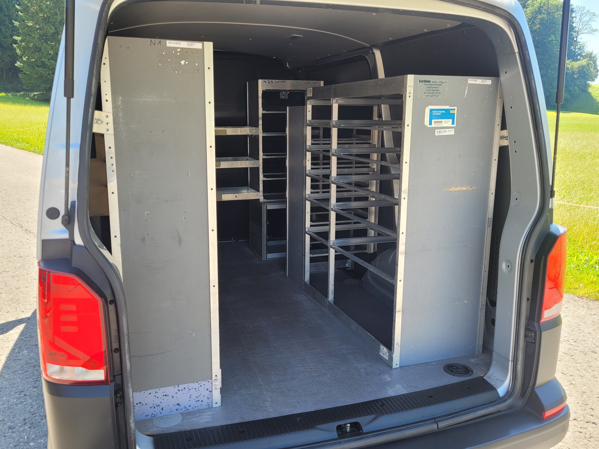 VW T6.1 2.0 TDI *Freisprechanlage/BT+Sortimo*-image-11