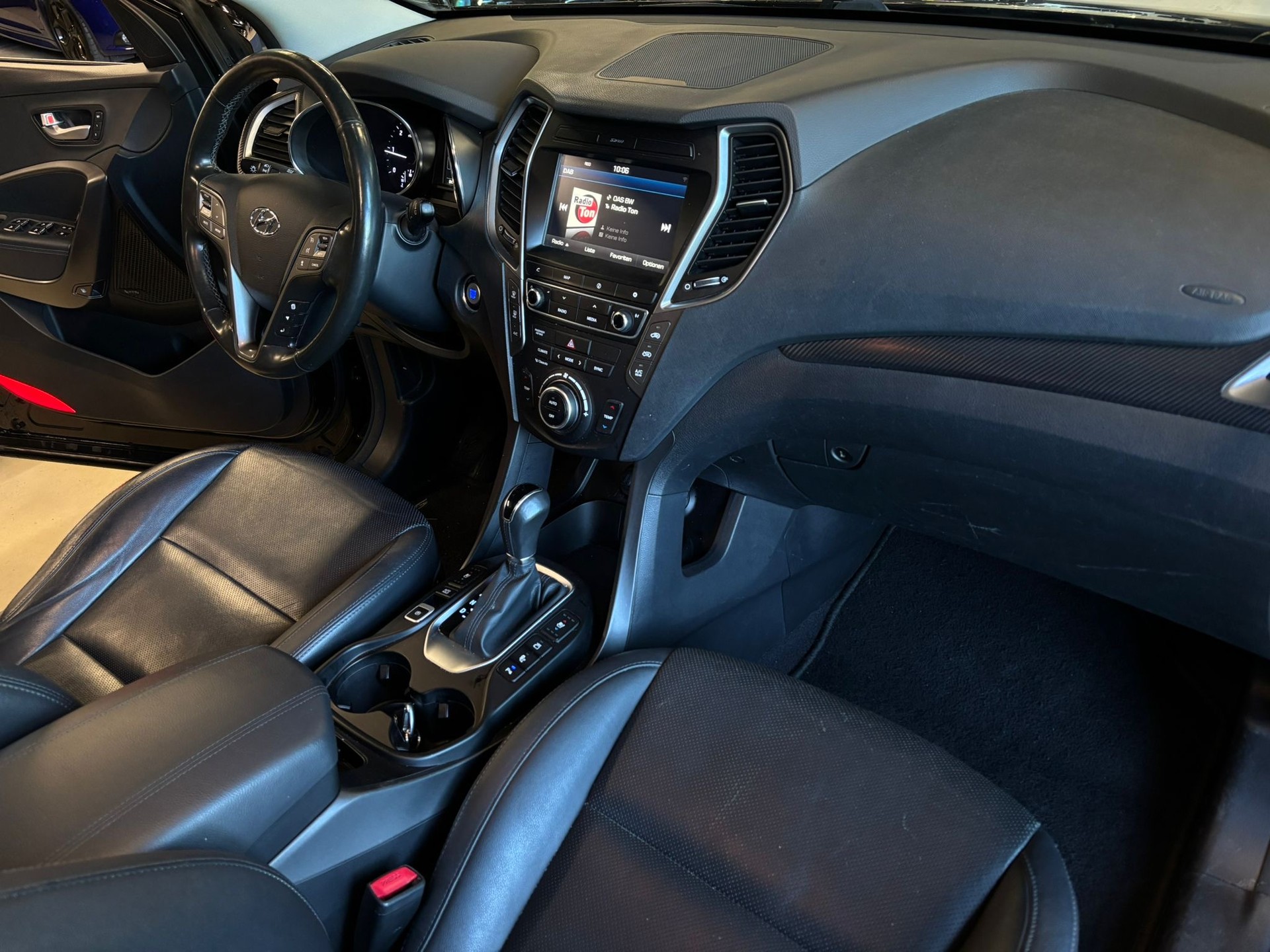 HYUNDAI Santa Fe 2.2 CRDI Amplia 4WD Automatic-image-10