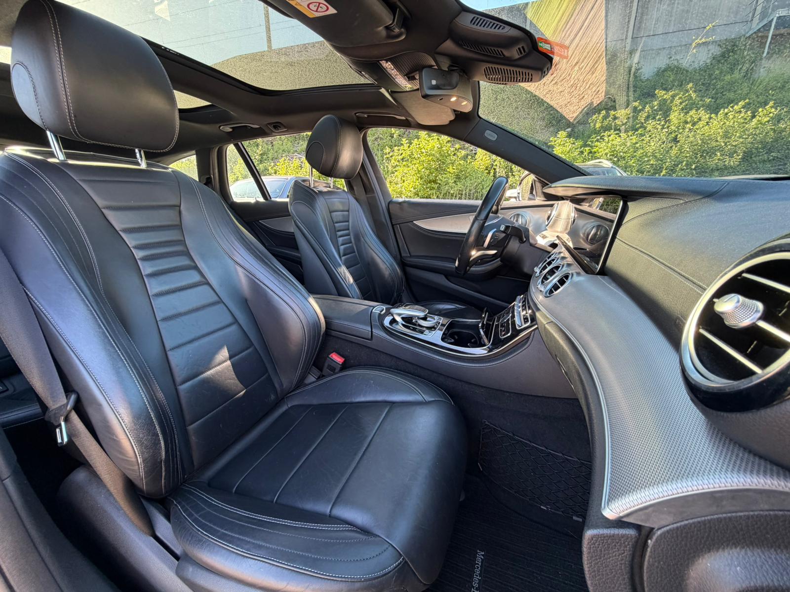 MERCEDES-BENZ E 220 d AMG Line 9G-Tronic-image-17