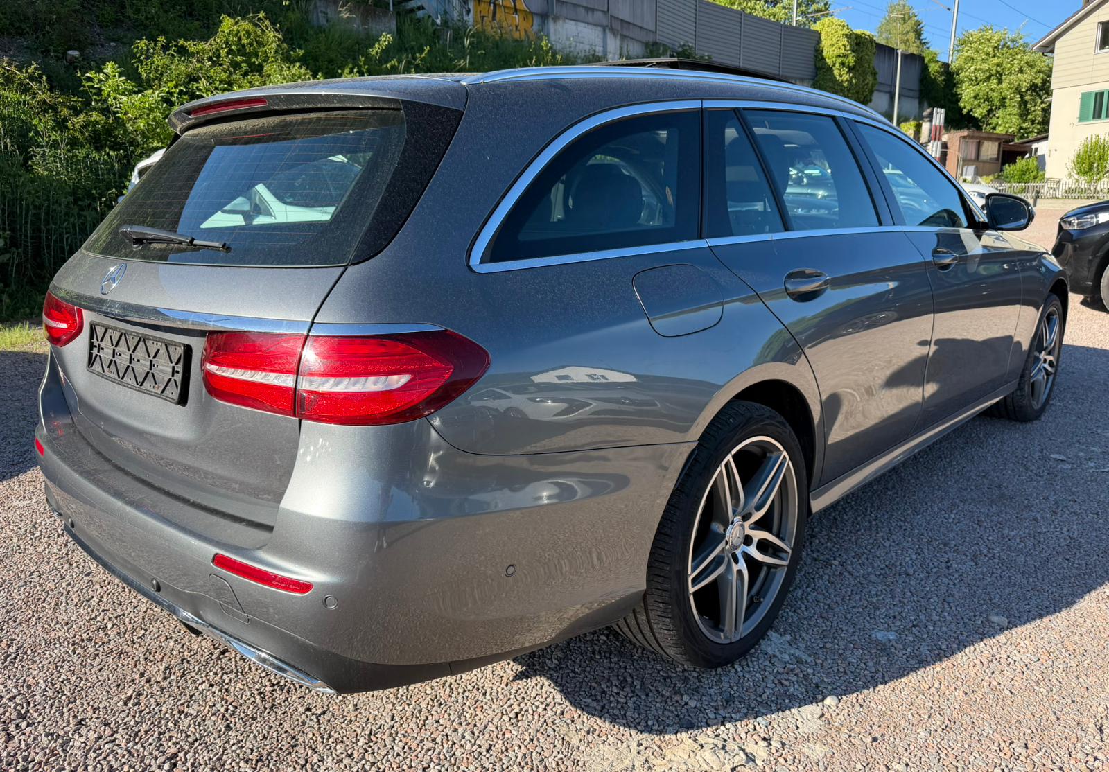 MERCEDES-BENZ E 220 d AMG Line 9G-Tronic-image-4