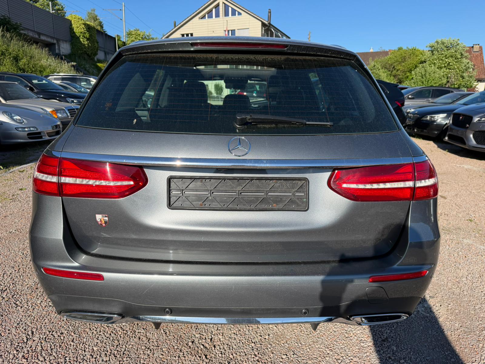 MERCEDES-BENZ E 220 d AMG Line 9G-Tronic-image-3