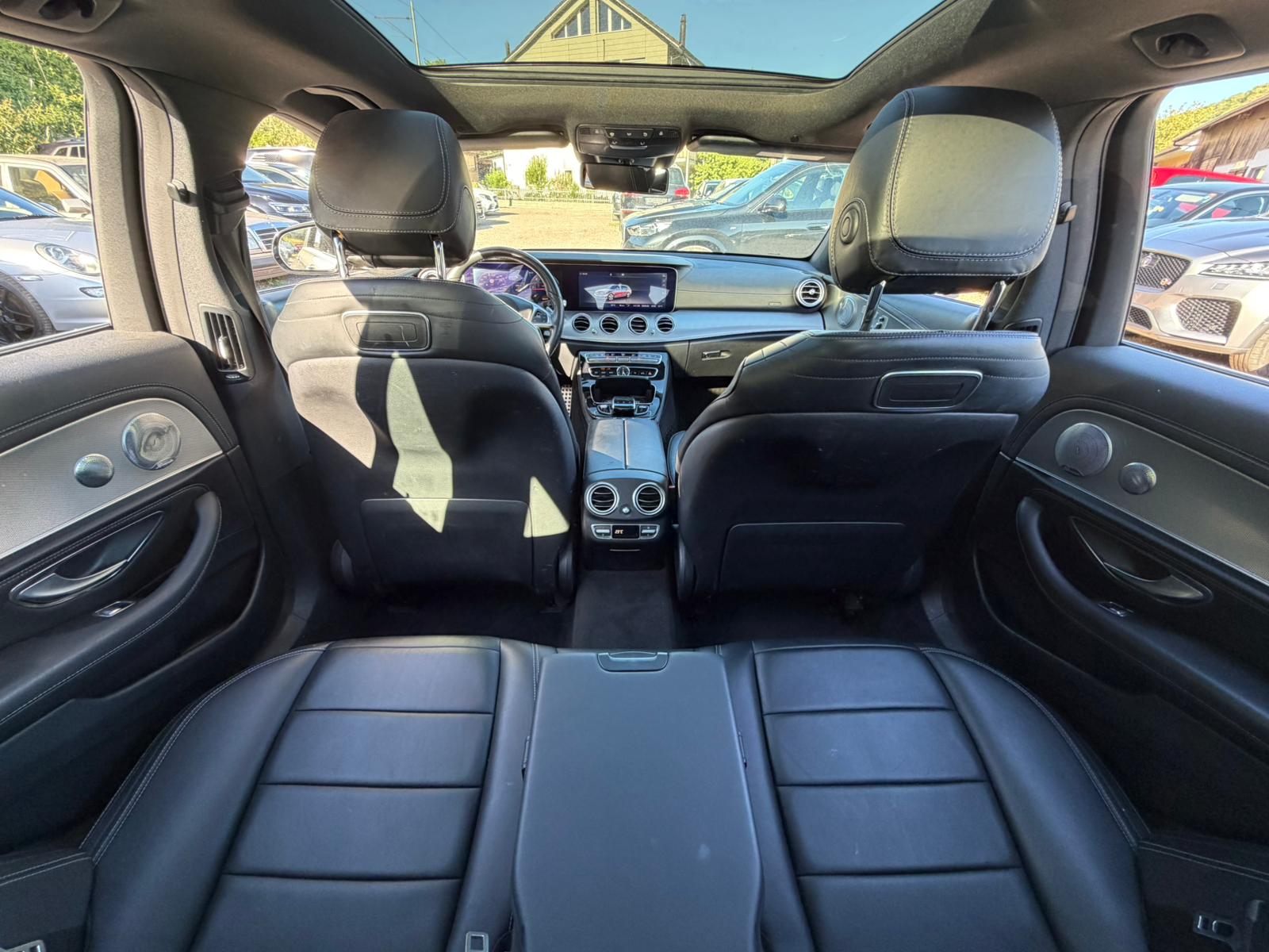 MERCEDES-BENZ E 220 d AMG Line 9G-Tronic-image-18