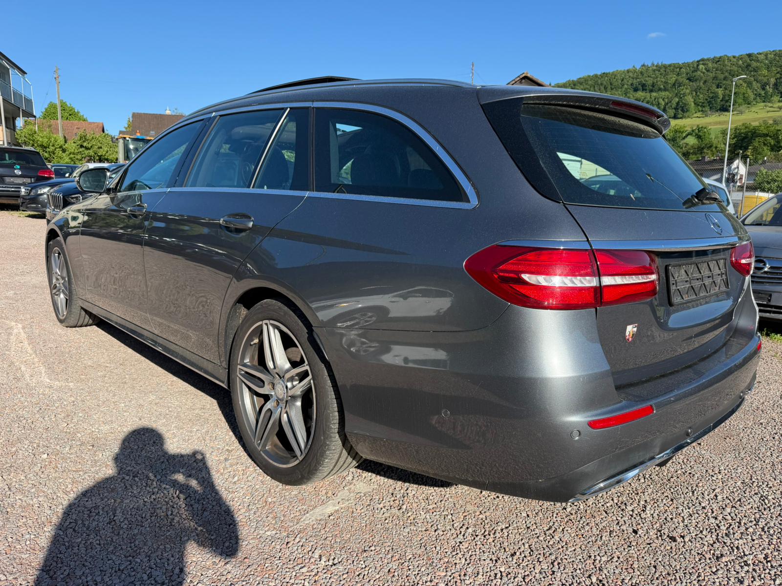 MERCEDES-BENZ E 220 d AMG Line 9G-Tronic-image-2