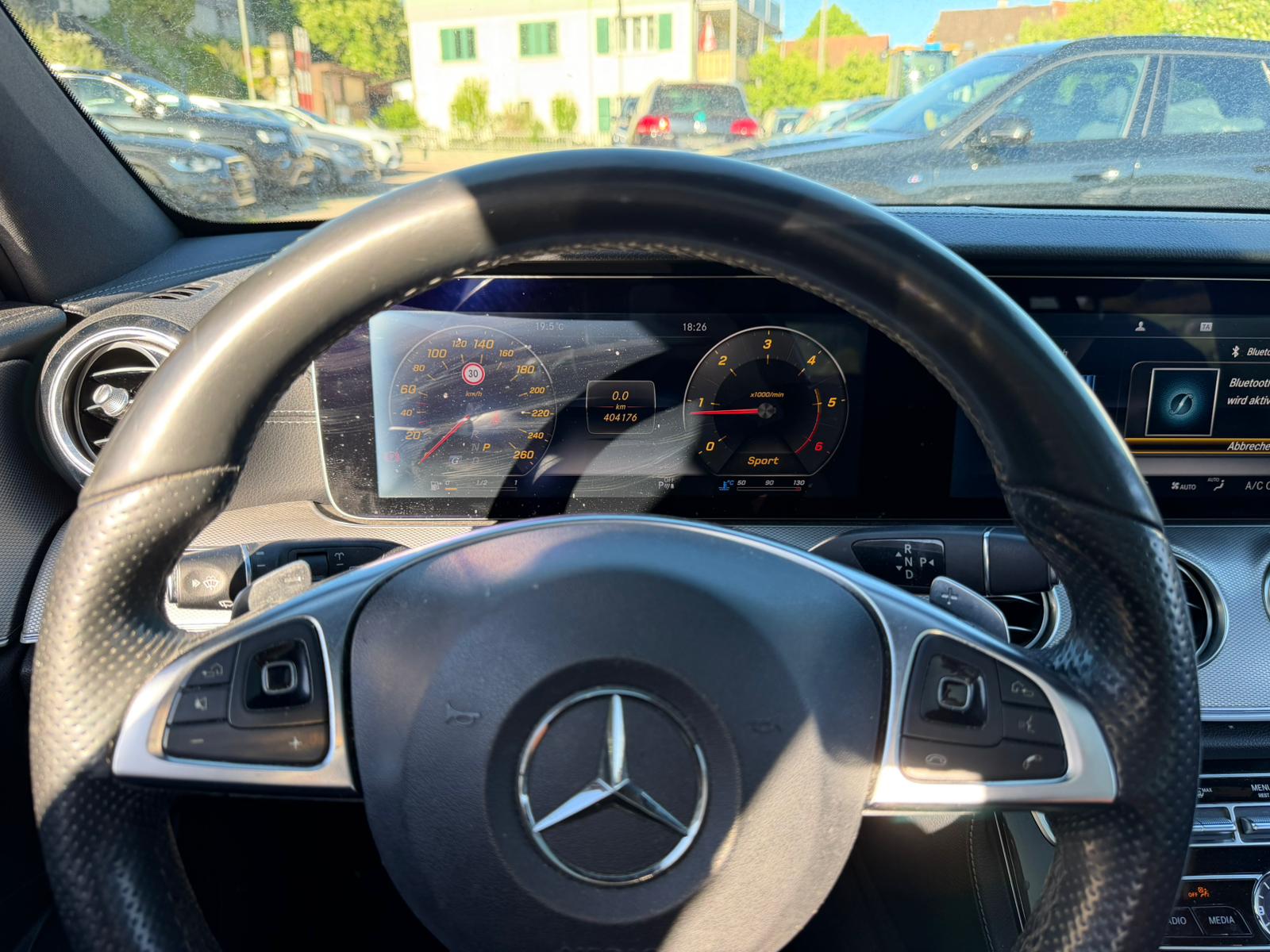 MERCEDES-BENZ E 220 d AMG Line 9G-Tronic-image-24