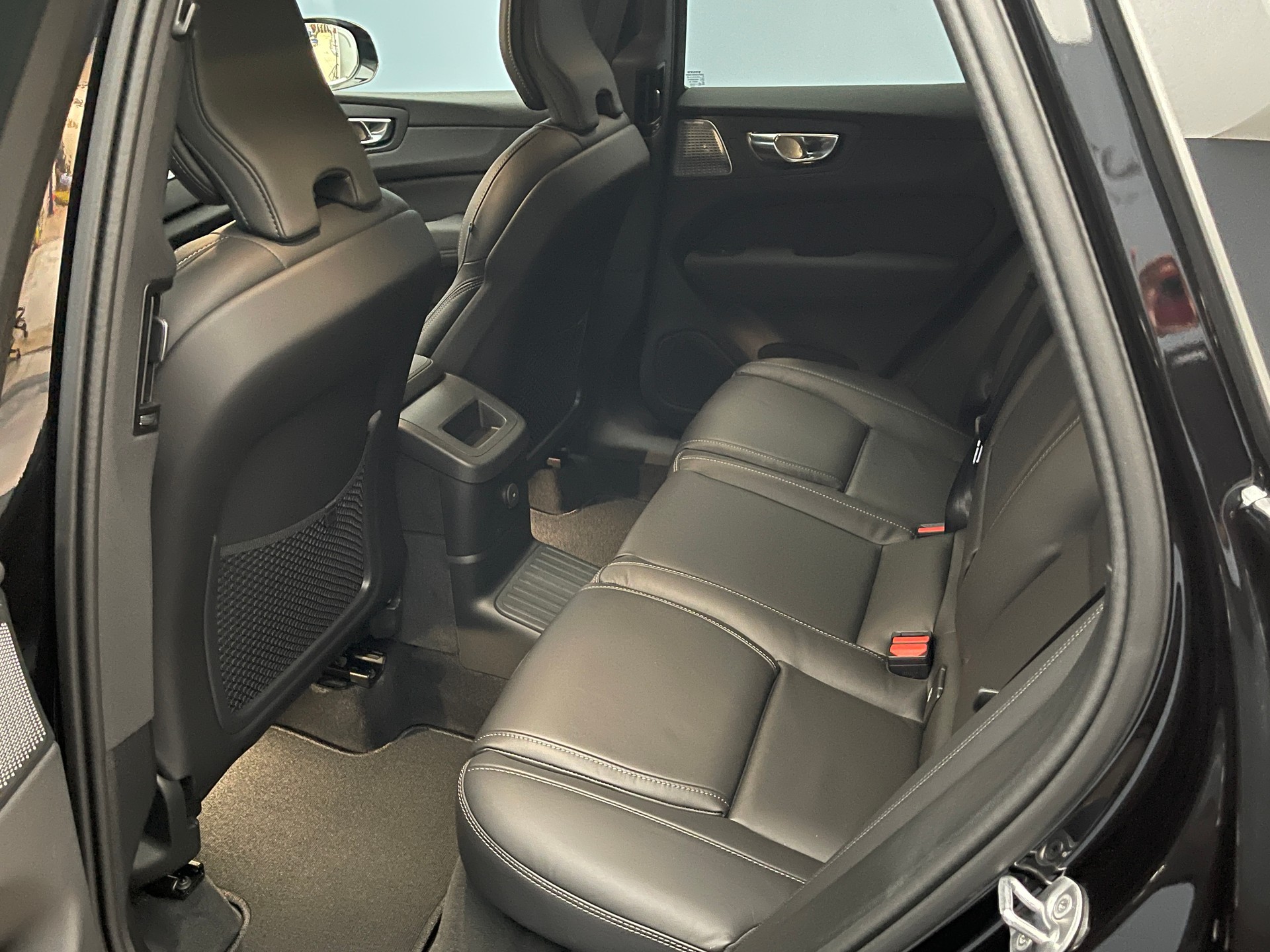 VOLVO XC60 2.0 T8 TE Black Edition eAWD-image-8