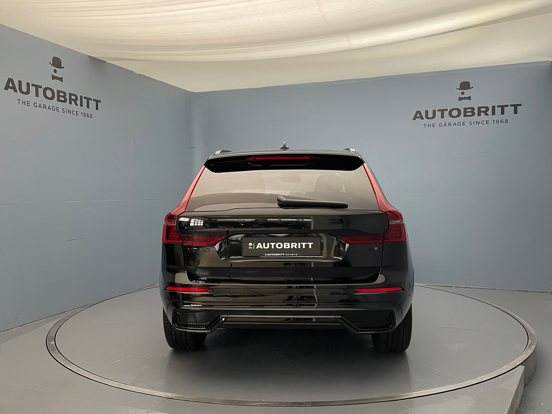 VOLVO XC60 2.0 T8 TE Black Edition eAWD-image-1