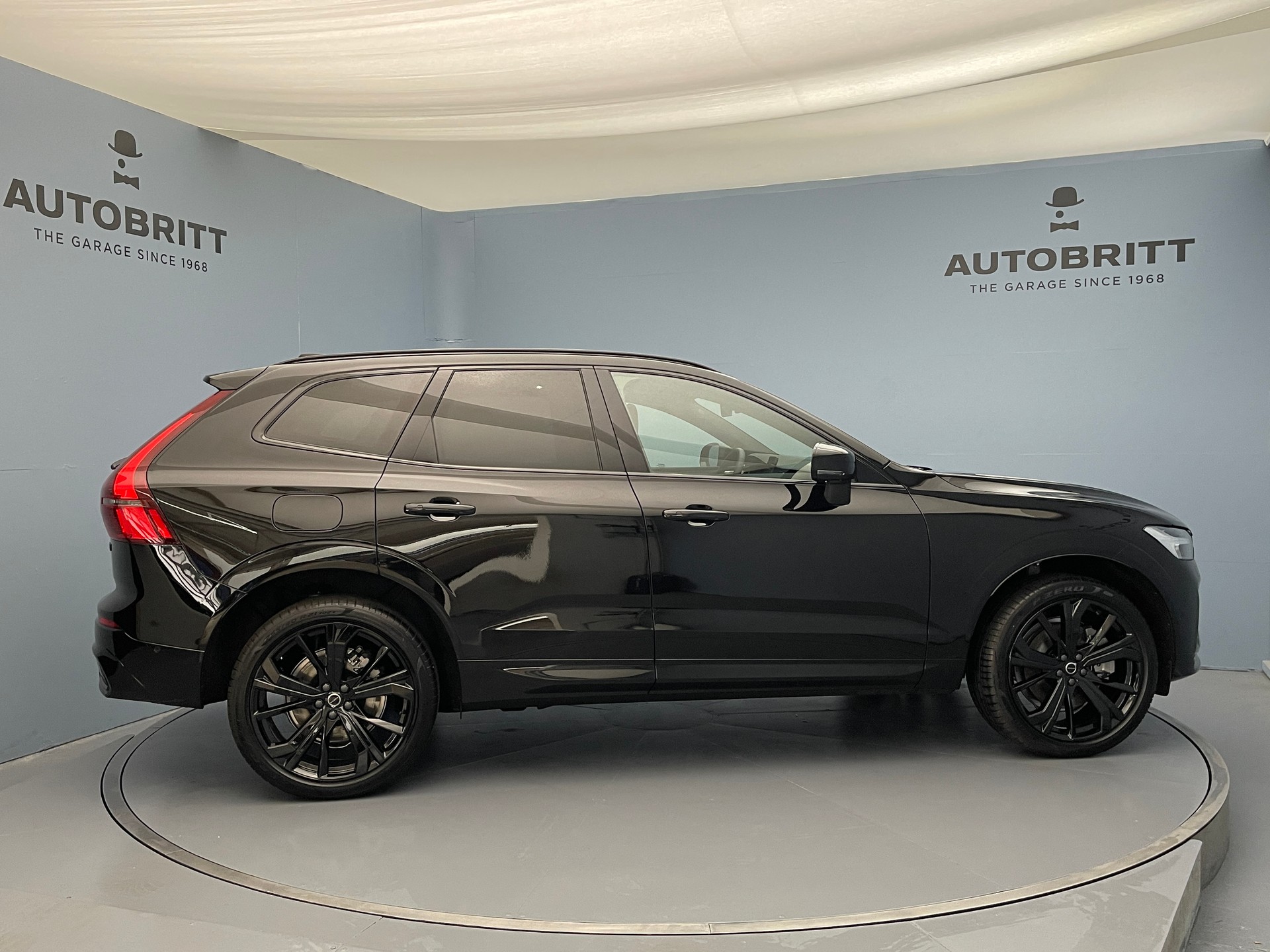 VOLVO XC60 2.0 T8 TE Black Edition eAWD-image-5