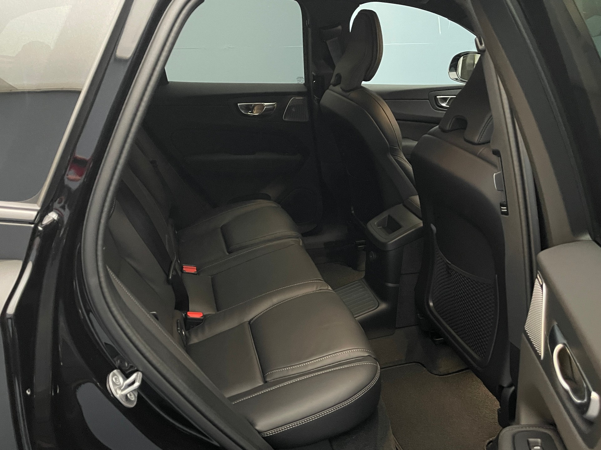 VOLVO XC60 2.0 T8 TE Black Edition eAWD-image-7