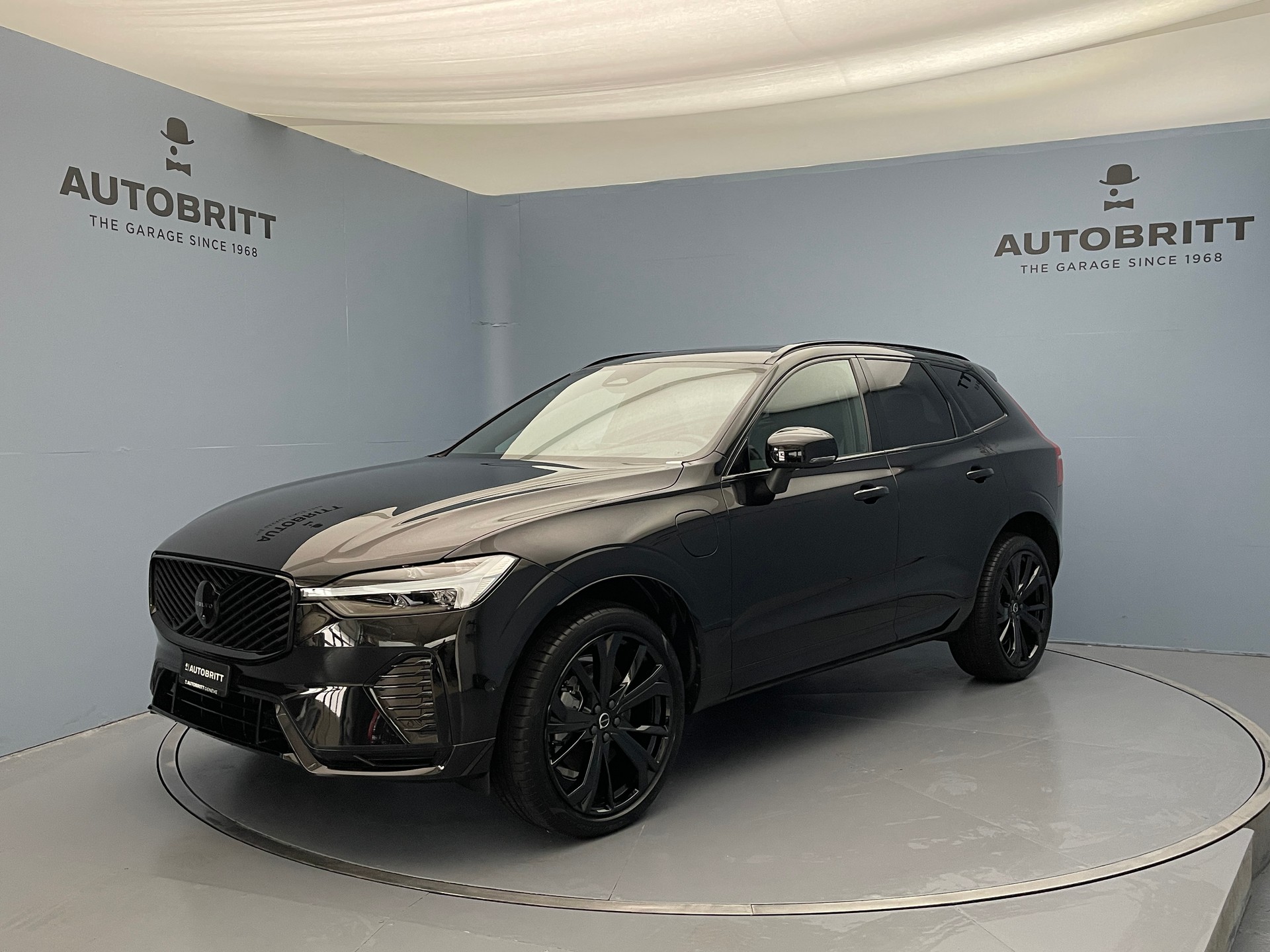 VOLVO XC60 2.0 T8 TE Black Edition eAWD-image-0