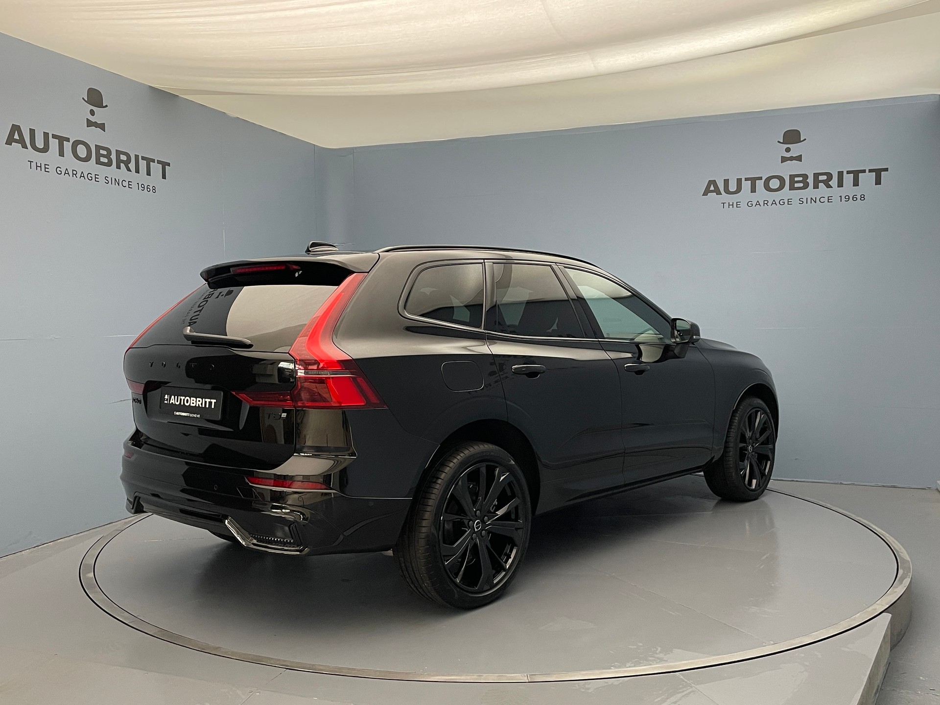 VOLVO XC60 2.0 T8 TE Black Edition eAWD-image-3