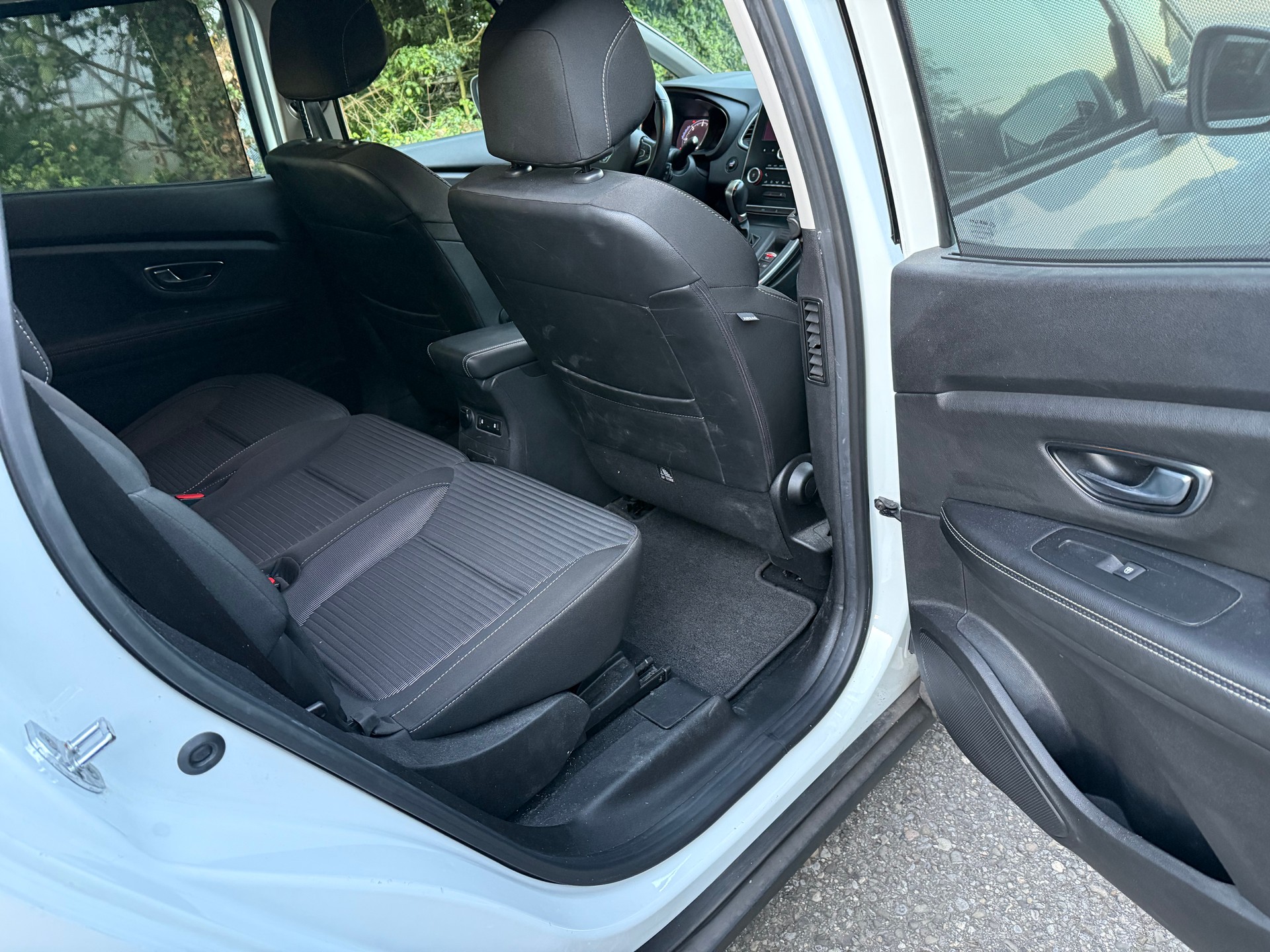 RENAULT Grand Scénic 1.5 dCi Intens EDC-image-10