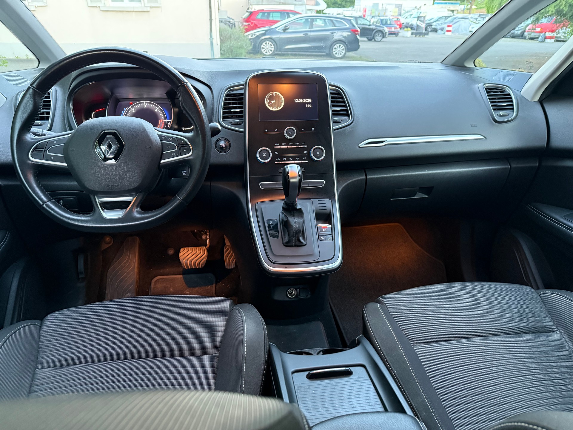 RENAULT Grand Scénic 1.5 dCi Intens EDC-image-9