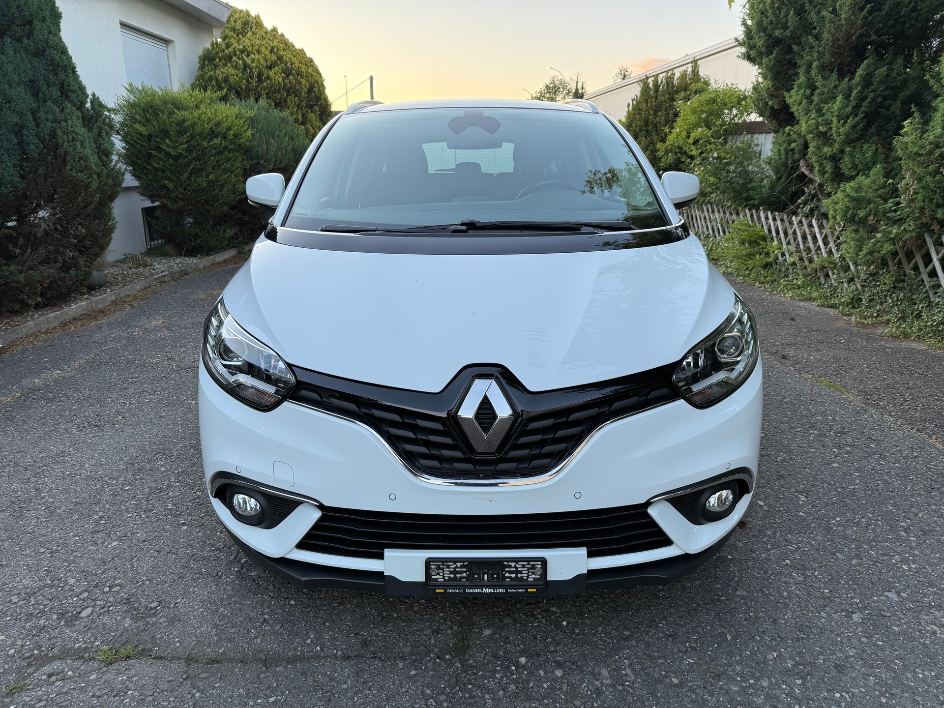 RENAULT Grand Scénic 1.5 dCi Intens EDC-image-1