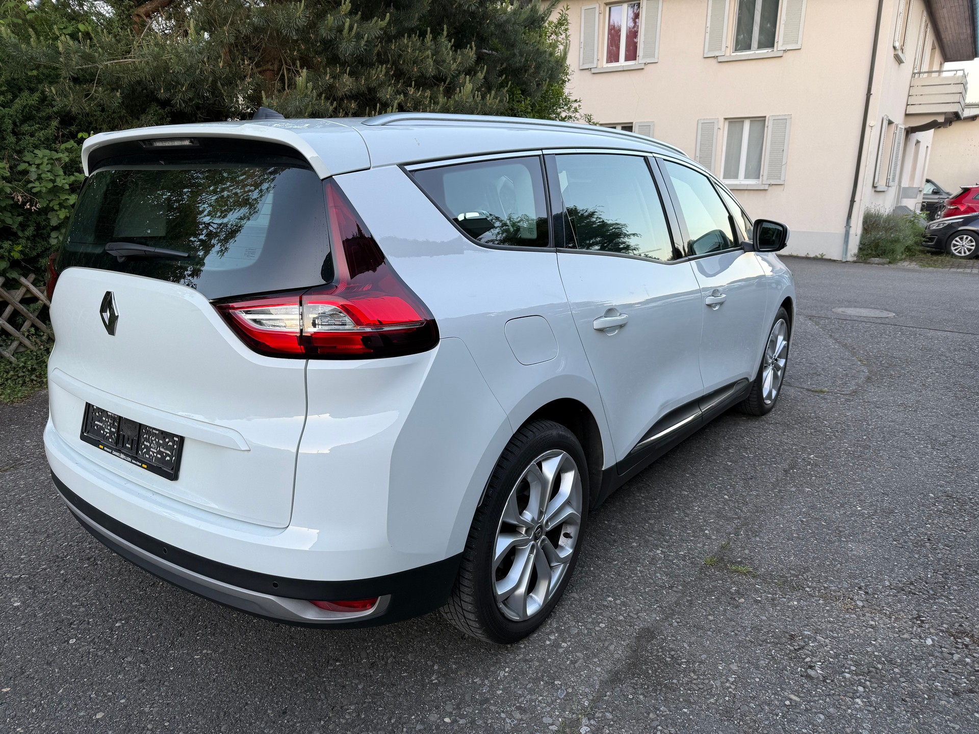 RENAULT Grand Scénic 1.5 dCi Intens EDC-image-3