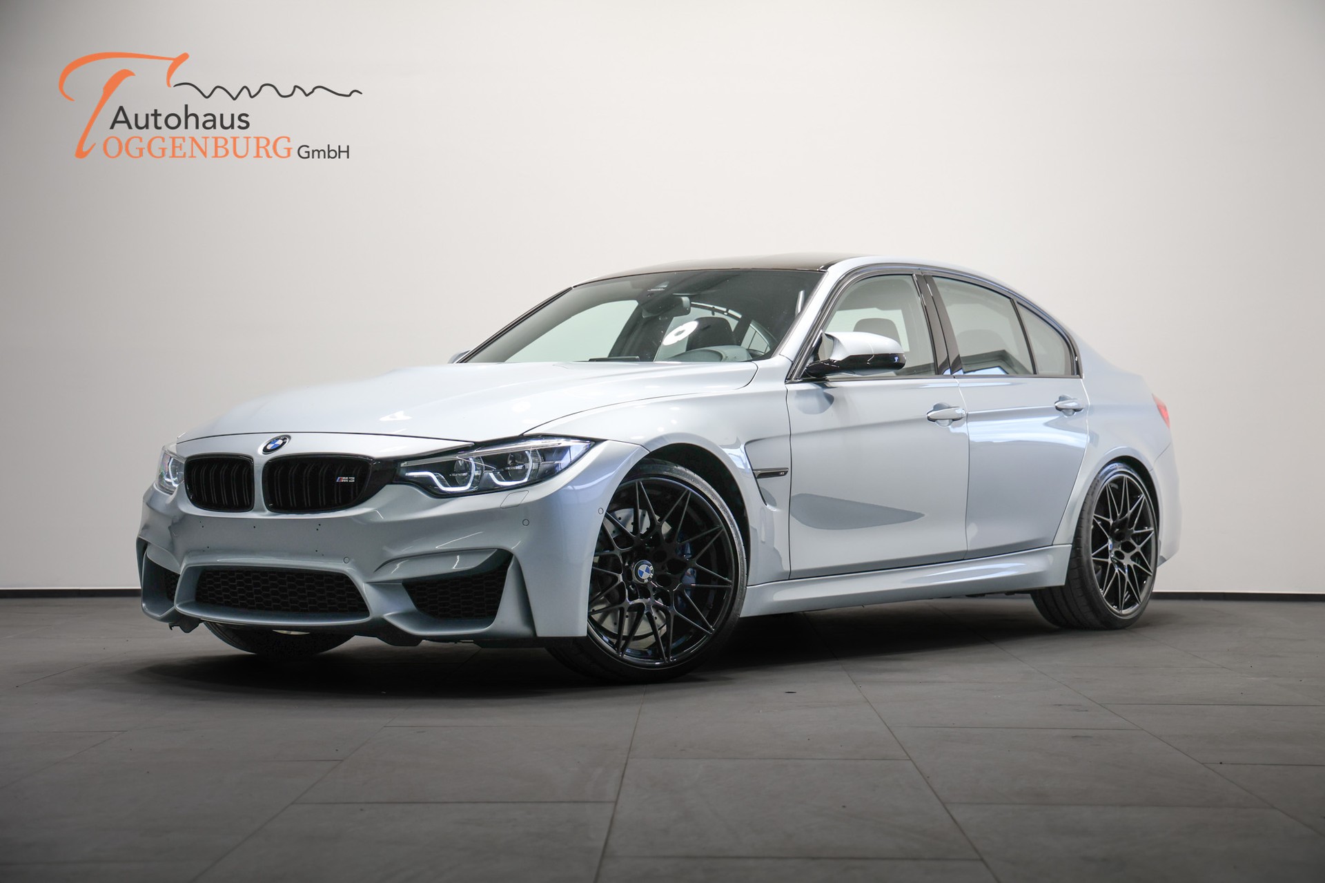 BMW M3 Competition Drivelogic *Individual Silverstone Metallic*-image-1