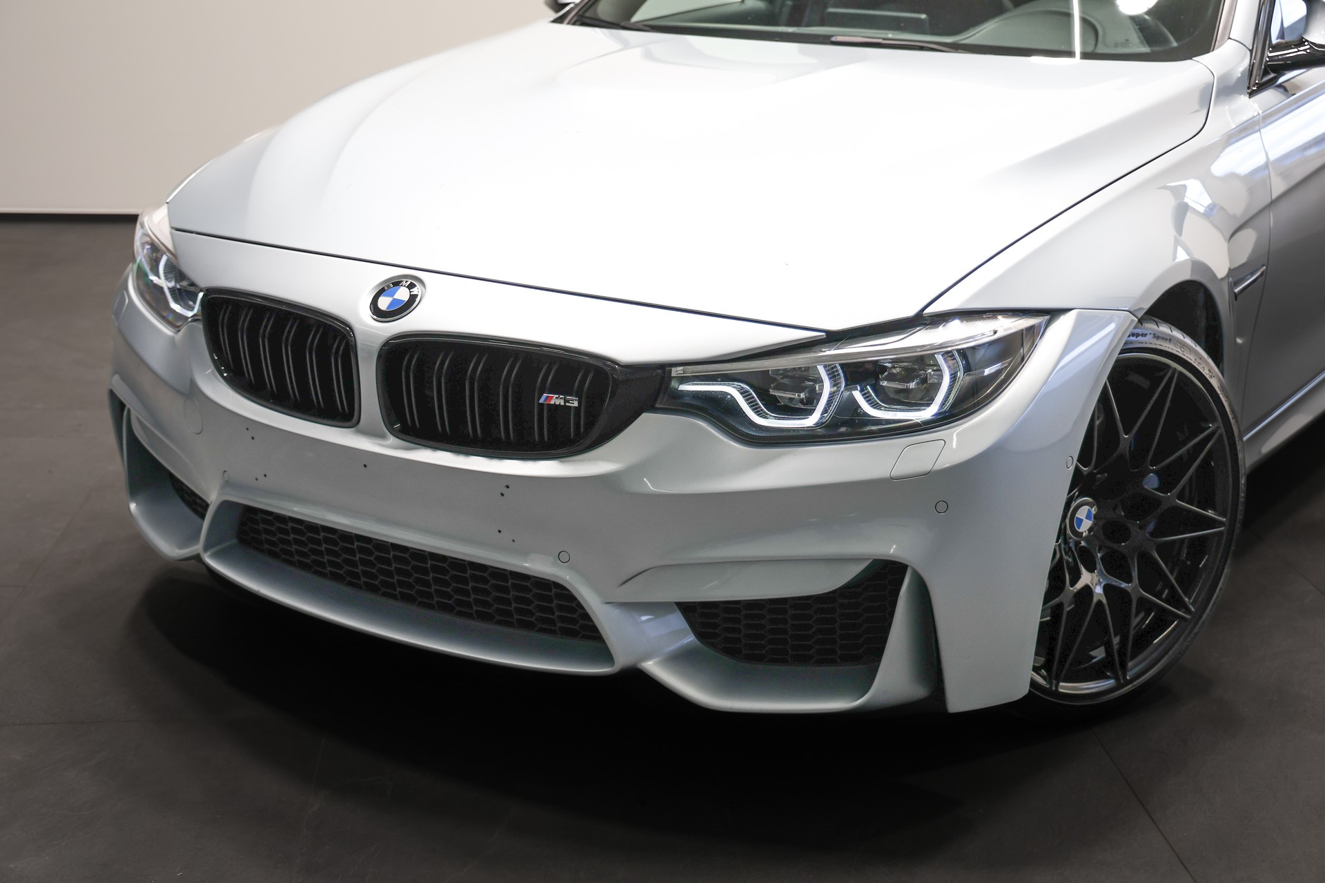 BMW M3 Competition Drivelogic *Individual Silverstone Metallic*-image-8
