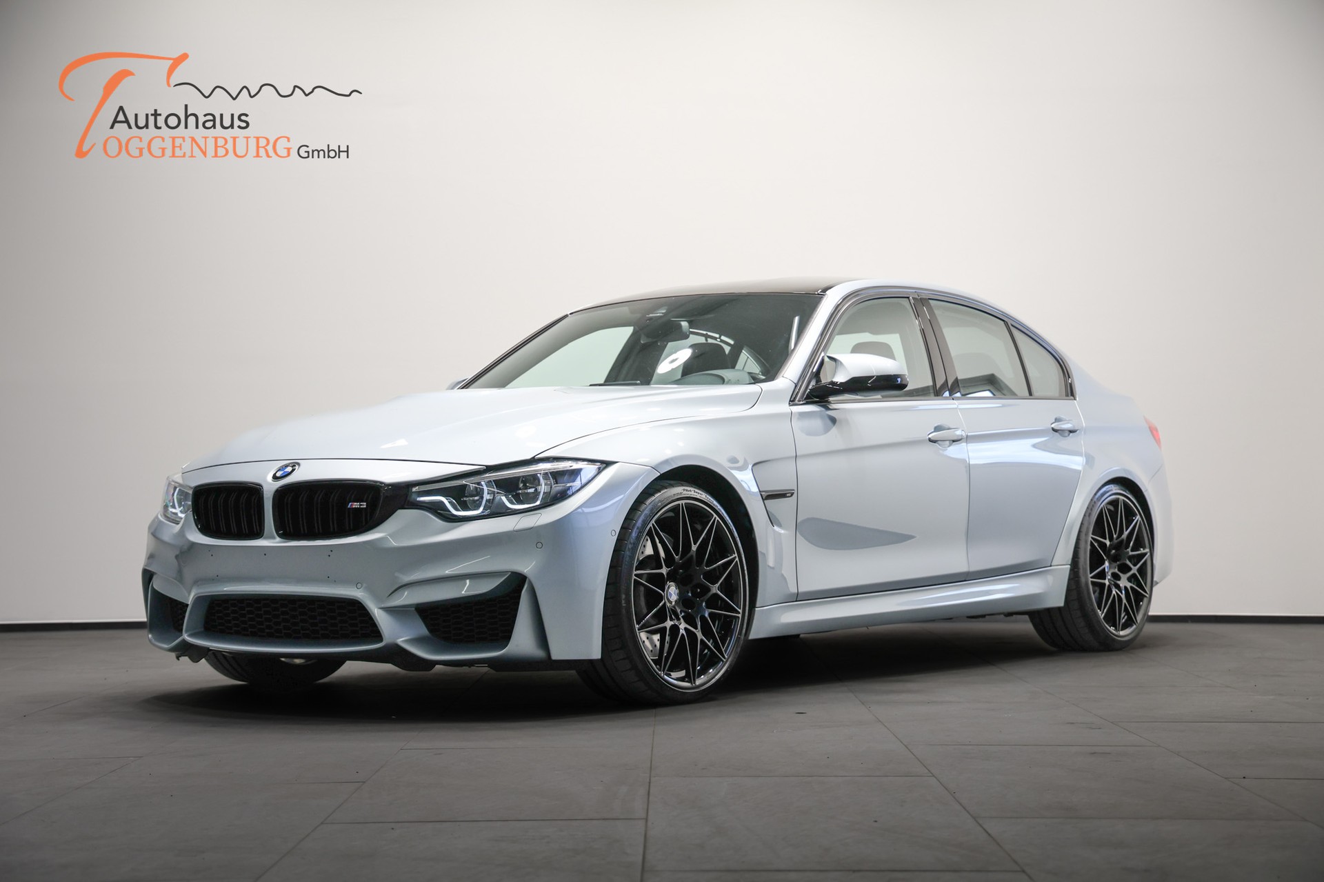 BMW M3 Competition Drivelogic *Individual Silverstone Metallic*-image-4