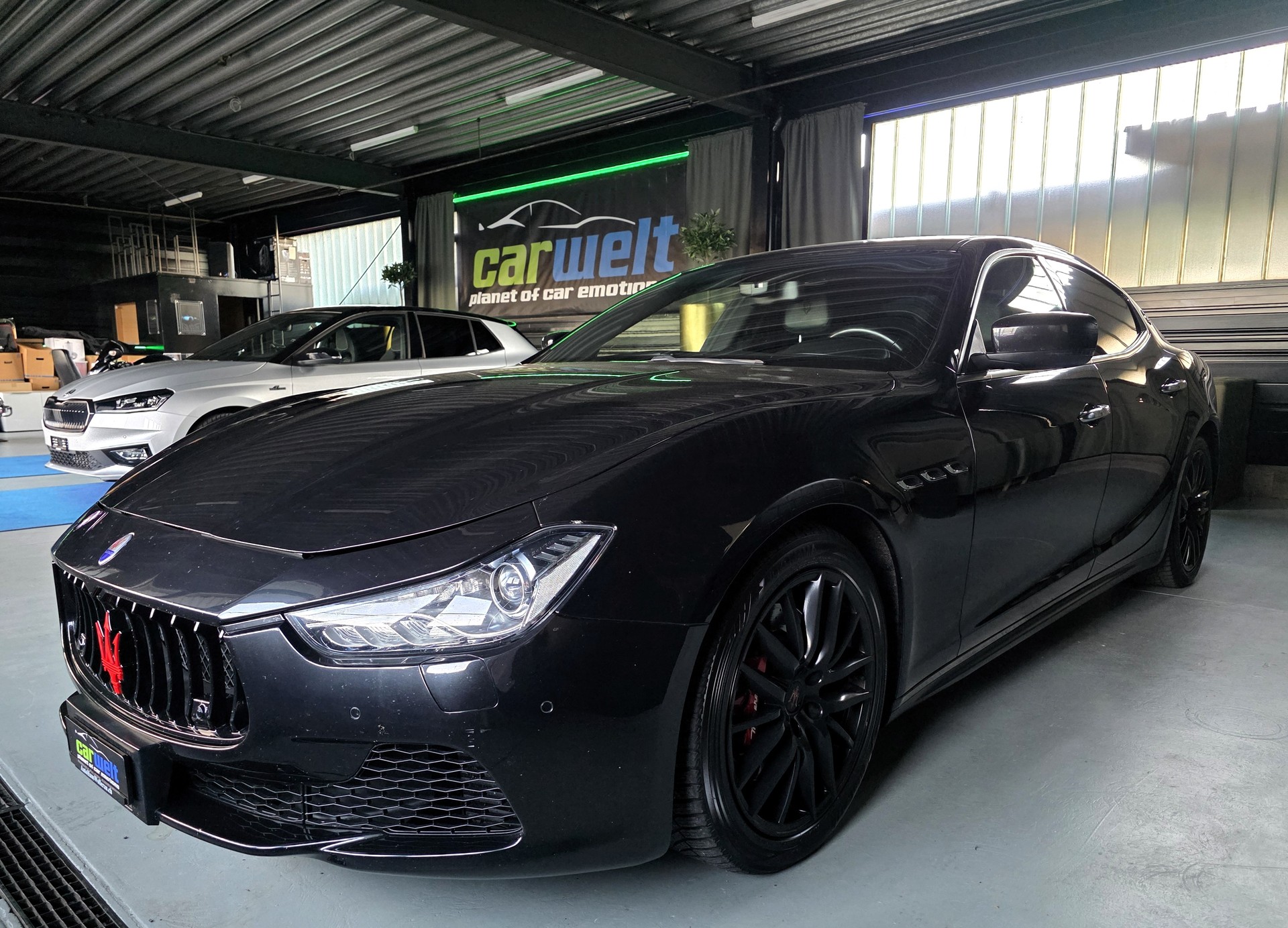 MASERATI Ghibli 3.0 V6 S Q4-image-6