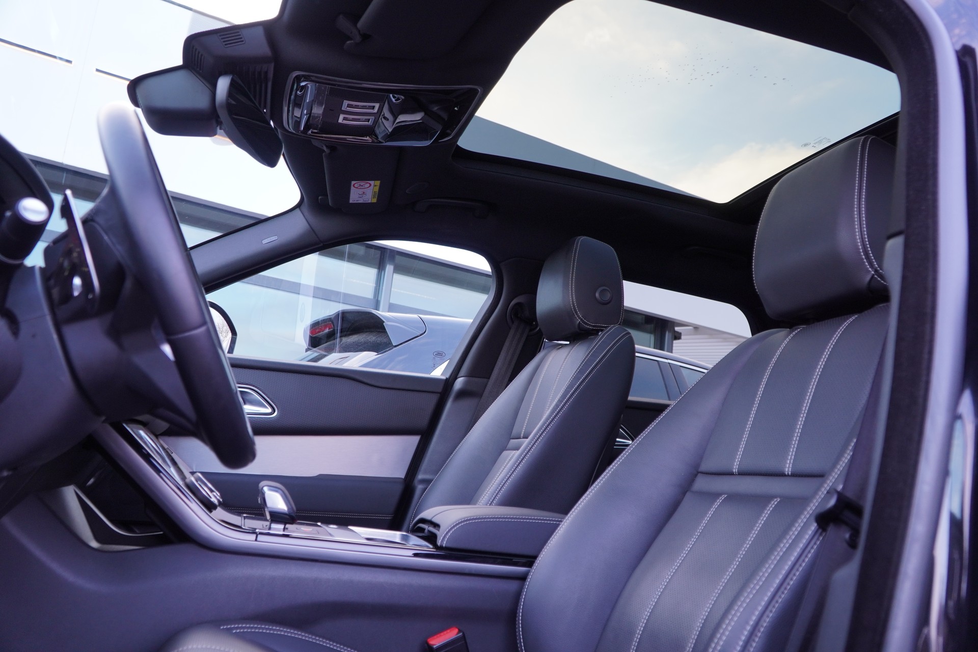 LAND ROVER Range Rover Velar R-Dynamic P400e 2.0 I4 PHEV SE Automatic-image-21
