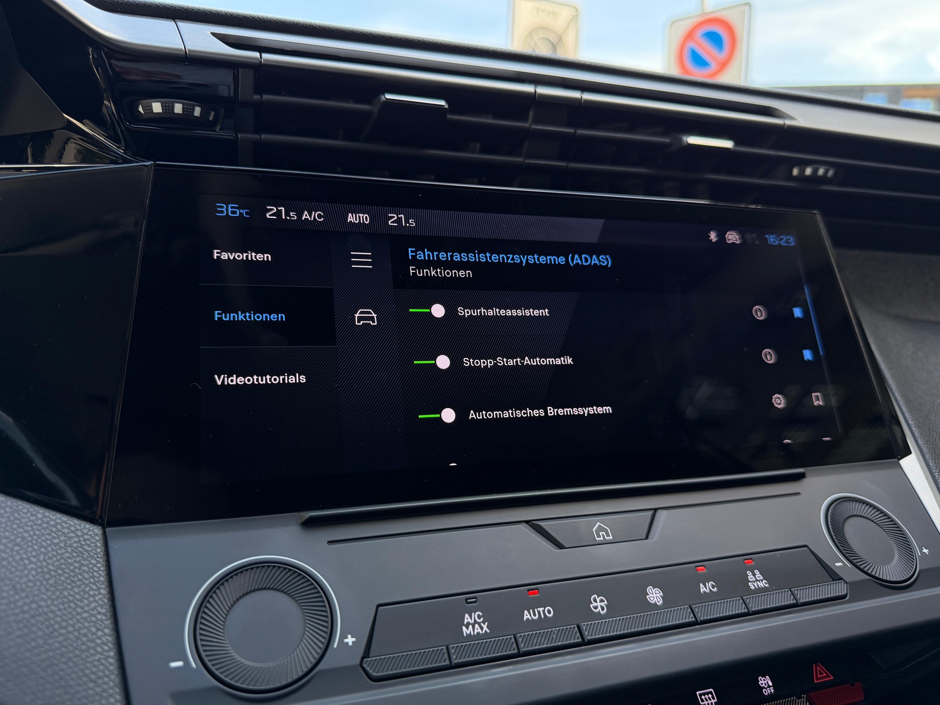 PEUGEOT 408 1.2 HEV 145 Allure-image-20