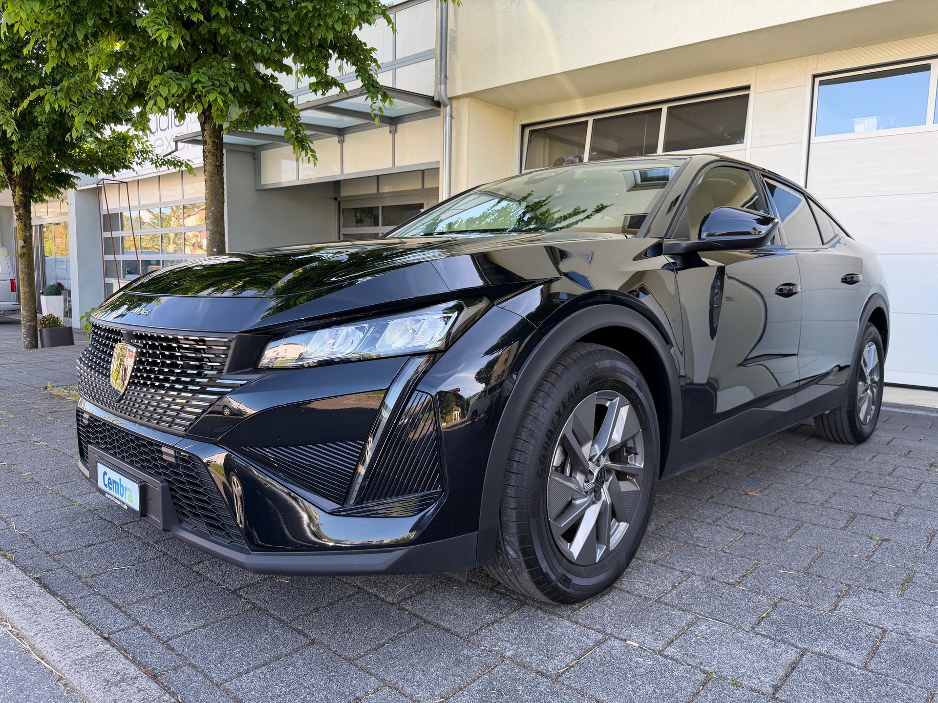 PEUGEOT 408 1.2 HEV 145 Allure