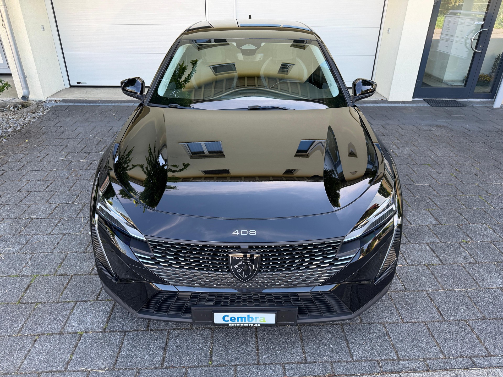 PEUGEOT 408 1.2 HEV 145 Allure-image-6