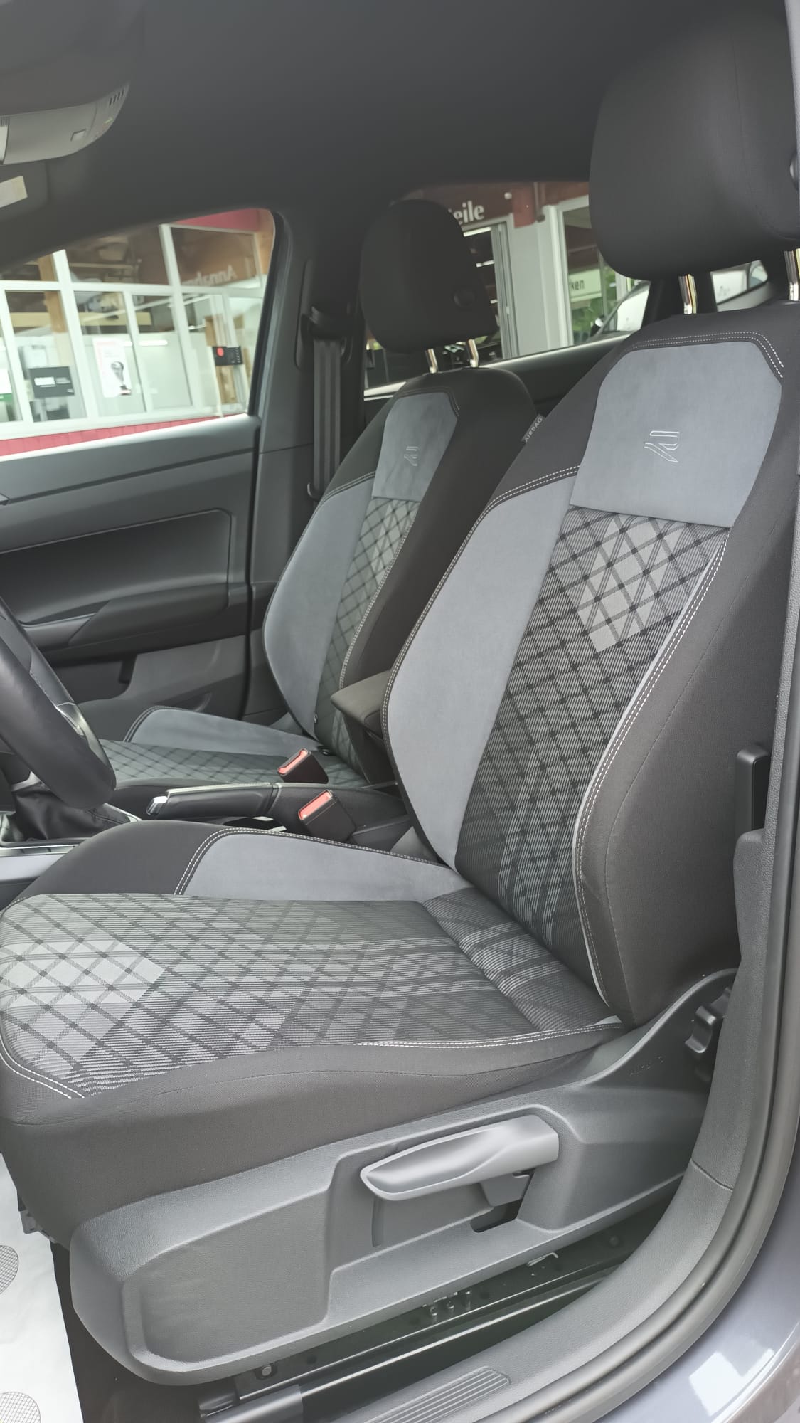 VW Polo 1.0 TSI R-Line DSG-image-13