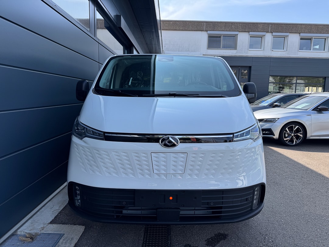 MAXUS eDeliver 7 L1 88kWh-image-1