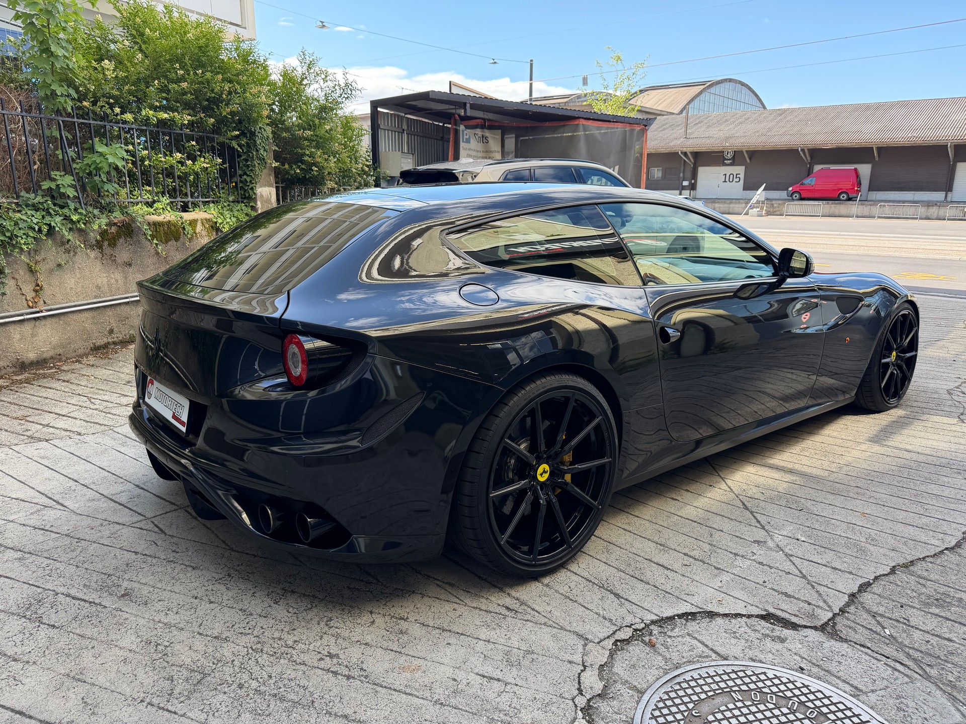 FERRARI FF-image-2