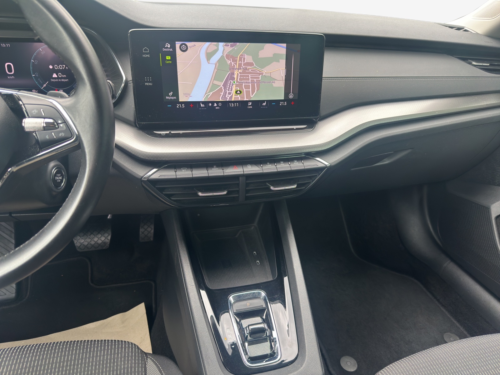SKODA Octavia Combi 2.0 TDI DSG Ambition-image-10
